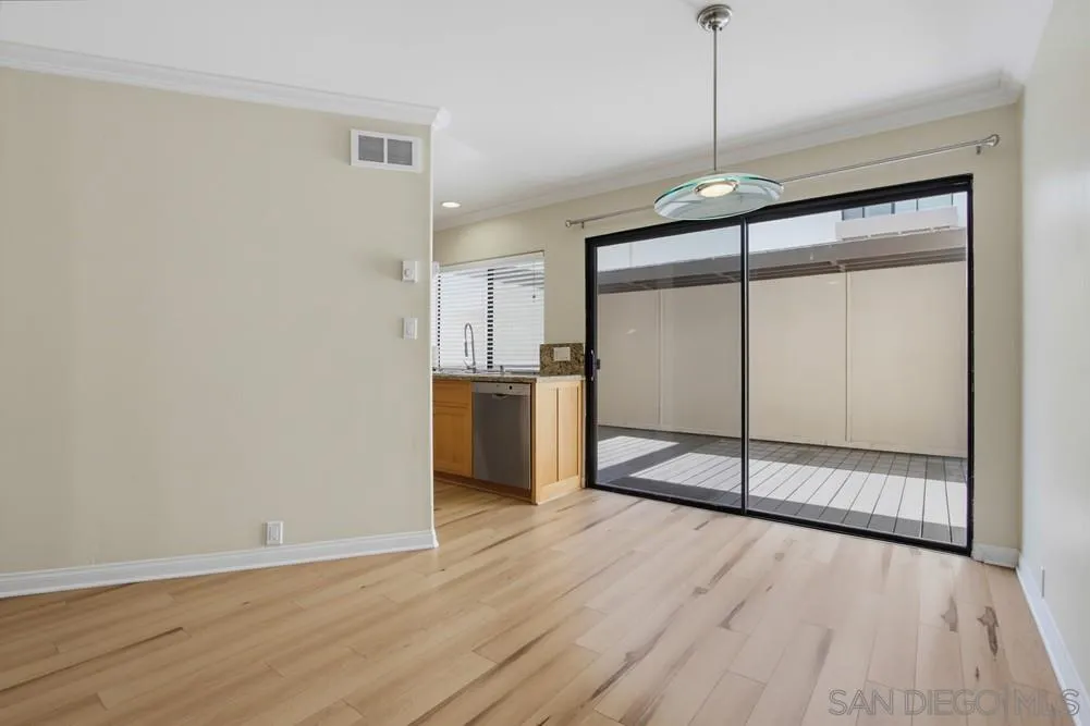 Photo #10: 260020674 Listing: Photo #10