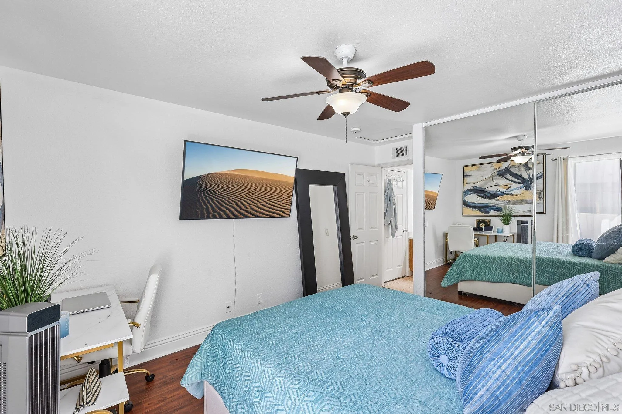 https://cdn.realtyfeed.com/cdn/127/260020685/51a55e29c6bc1eefae9da46141af2f3c.webp