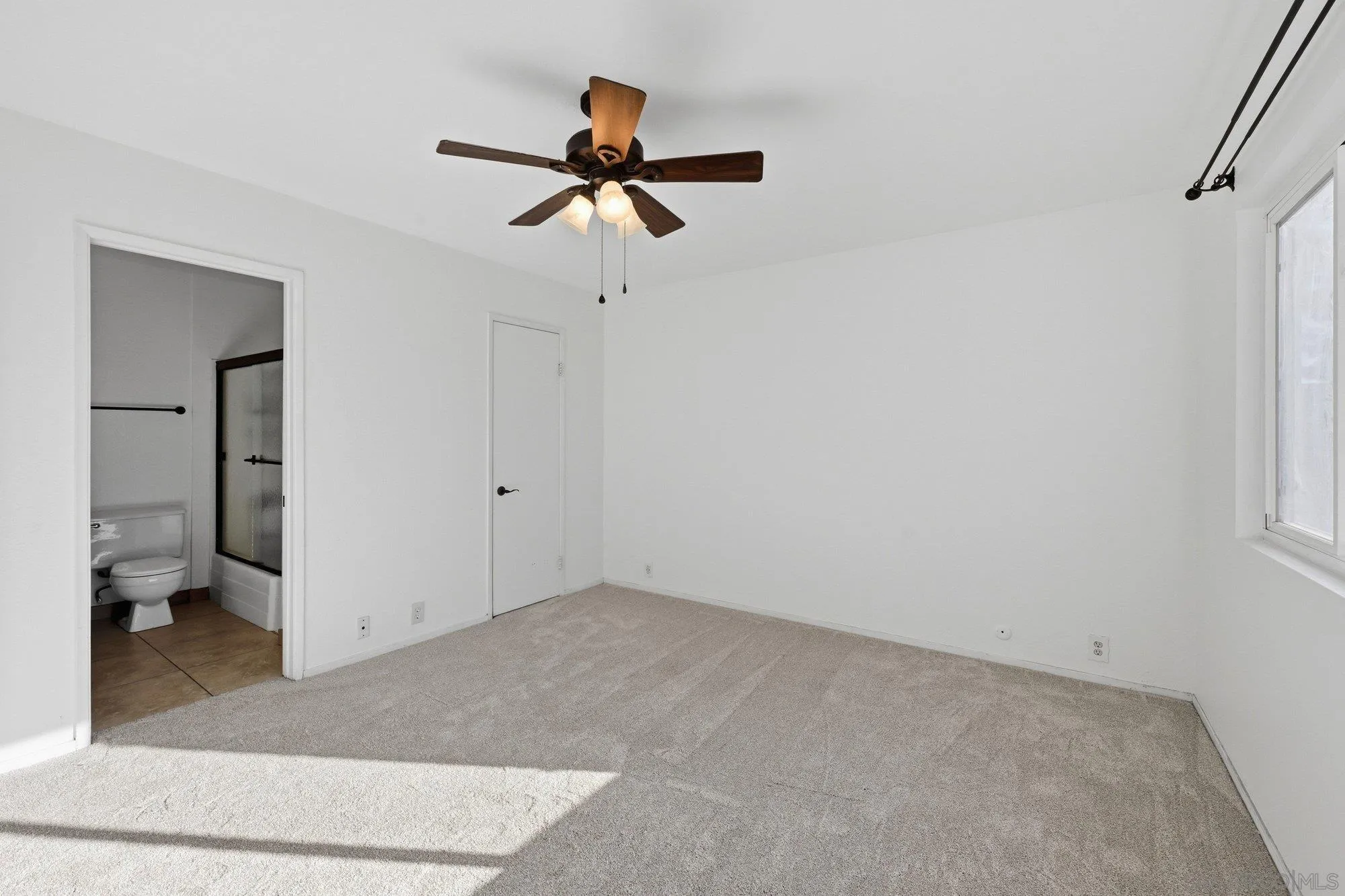 https://cdn.realtyfeed.com/cdn/127/260020689/8068e50a251b9c9d071dd6e27a37f3dd.webp