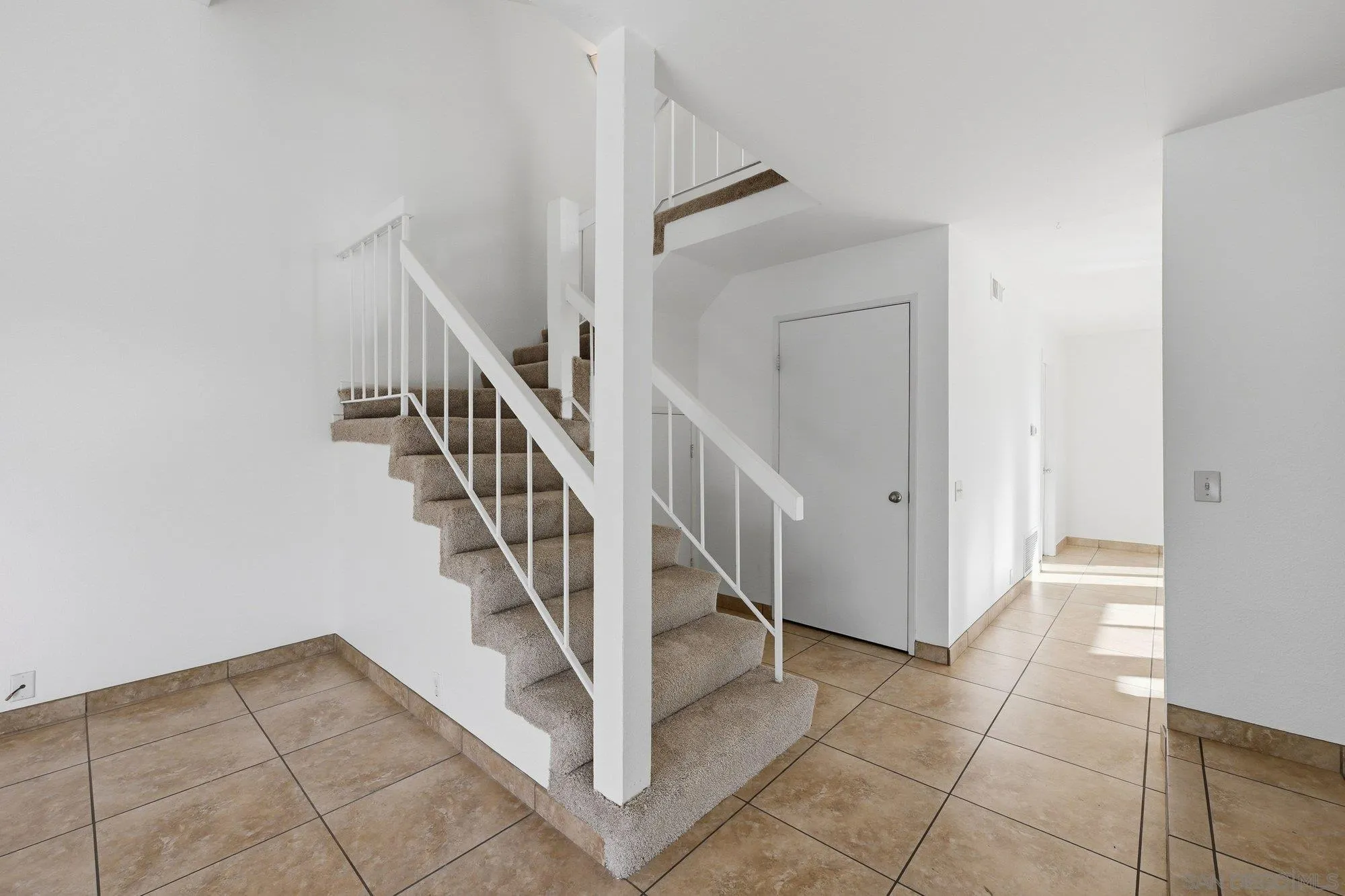 https://cdn.realtyfeed.com/cdn/127/260020689/d2933e2d3d77068e1a847ea15090943e.webp