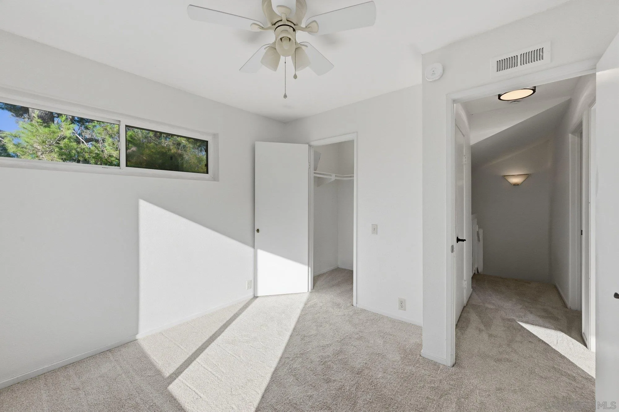 https://cdn.realtyfeed.com/cdn/127/260020689/eb6d2a5eee6e1102cd665a90cd7c3eef.webp