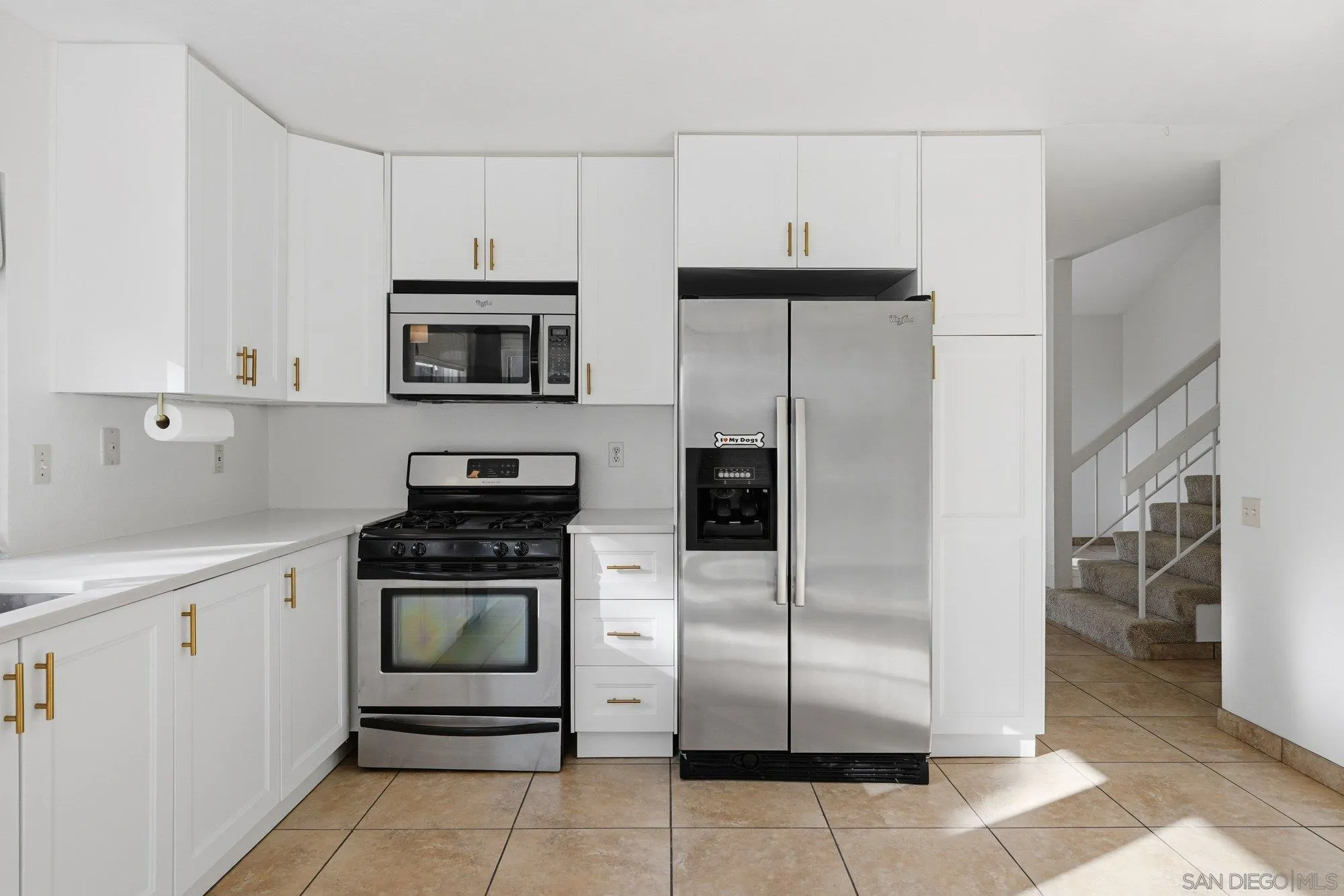 https://cdn.realtyfeed.com/cdn/127/260020689/eec2f91743f7367182694cc2a0a2f7f2.webp