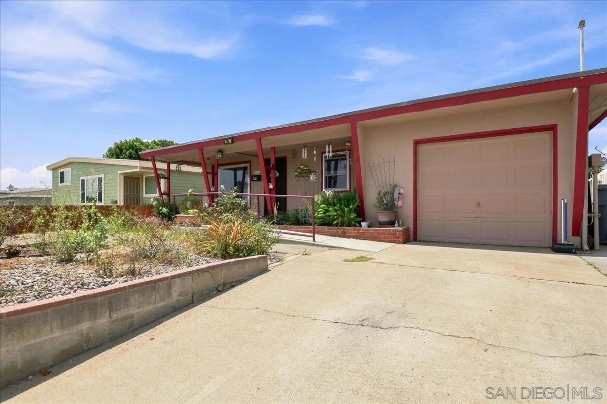 986 9th St, Imperial Beach, CA 91932 - Main photo, Imperial Beach, CA