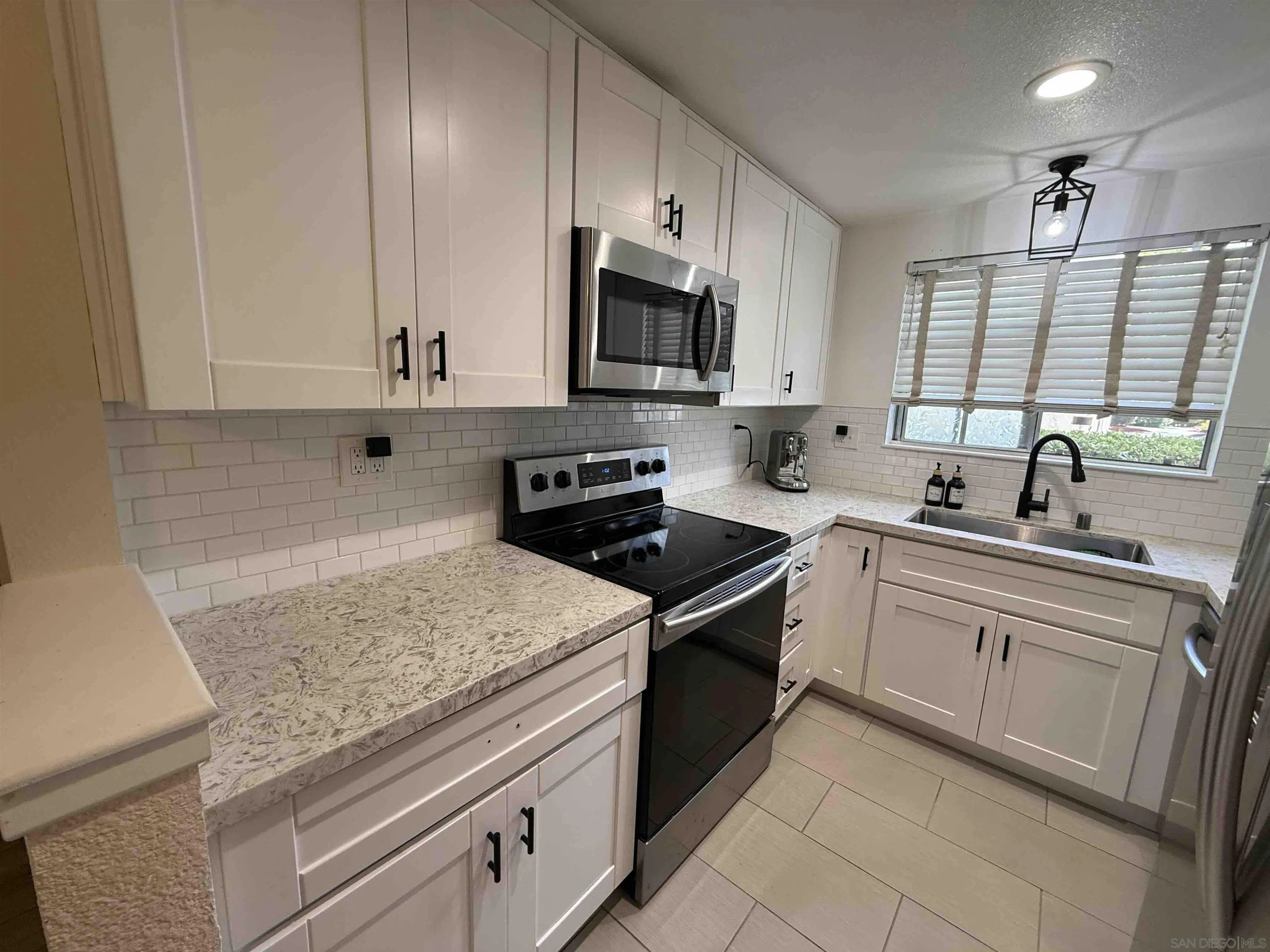 Photo #7: 260020692 Listing: Photo #7