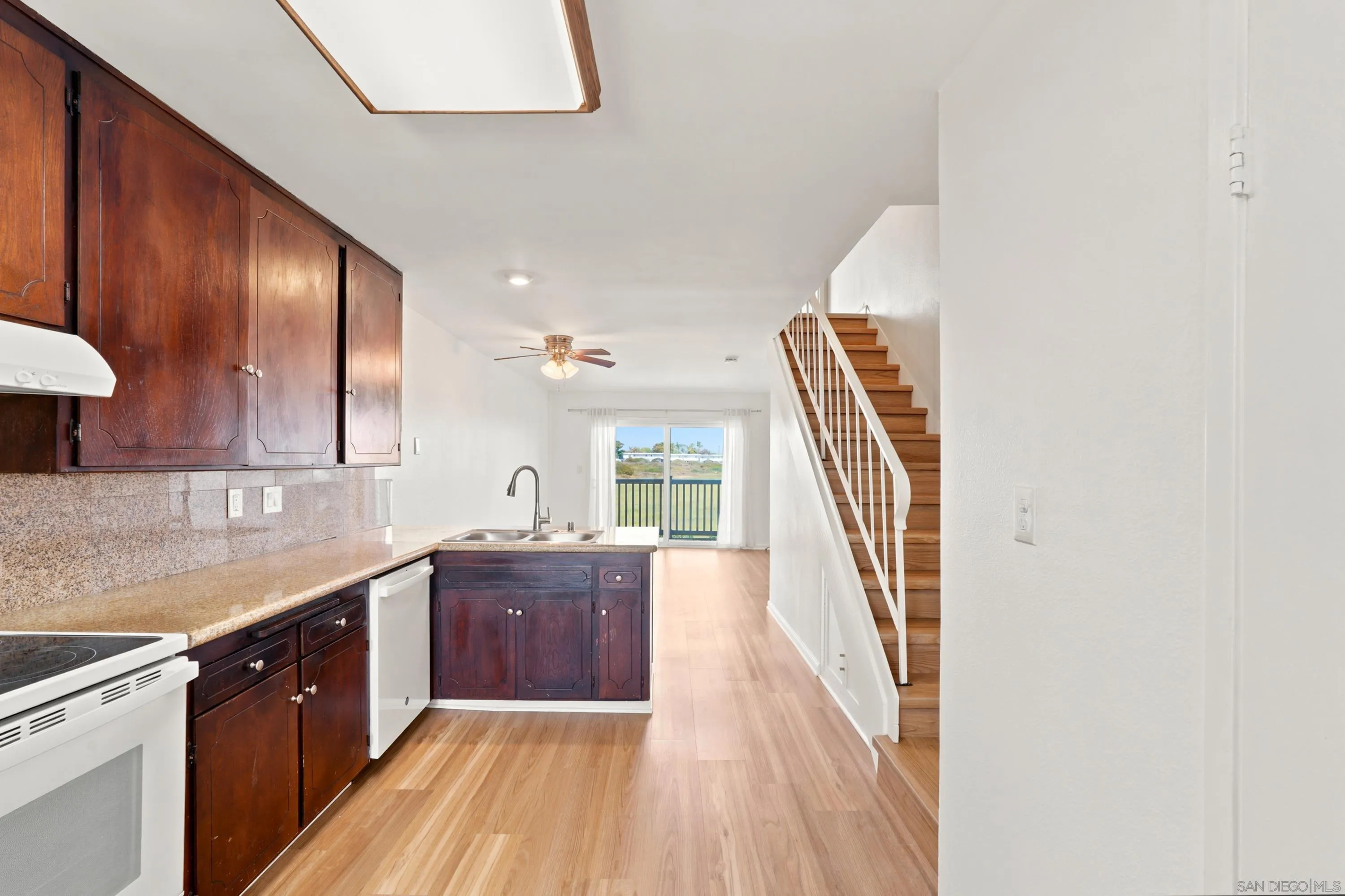 Photo #3: 260020697 Listing: Photo #3