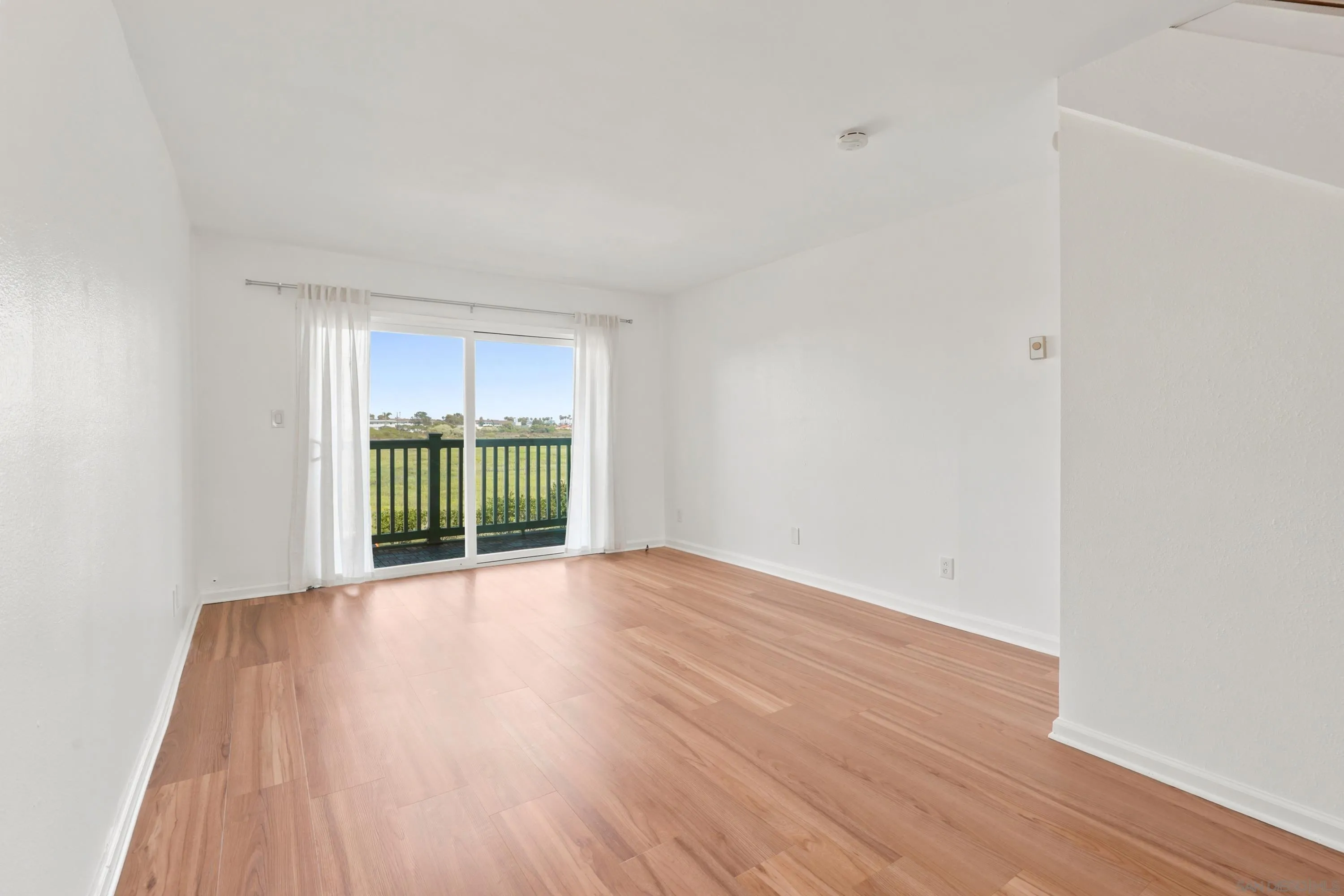 Photo #4: 260020697 Listing: Photo #4