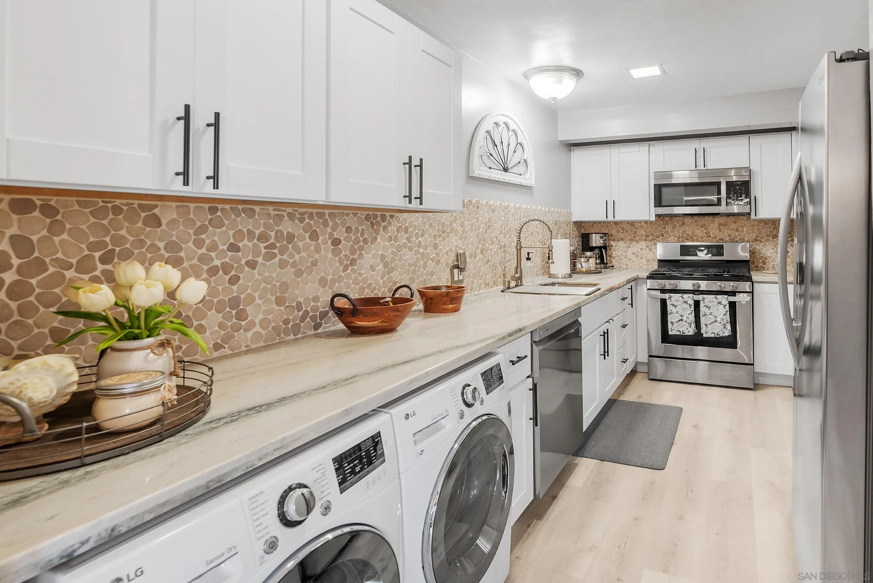 https://cdn.realtyfeed.com/cdn/127/260020703/7f7b9c9331c0747275bf936835d7135e.webp