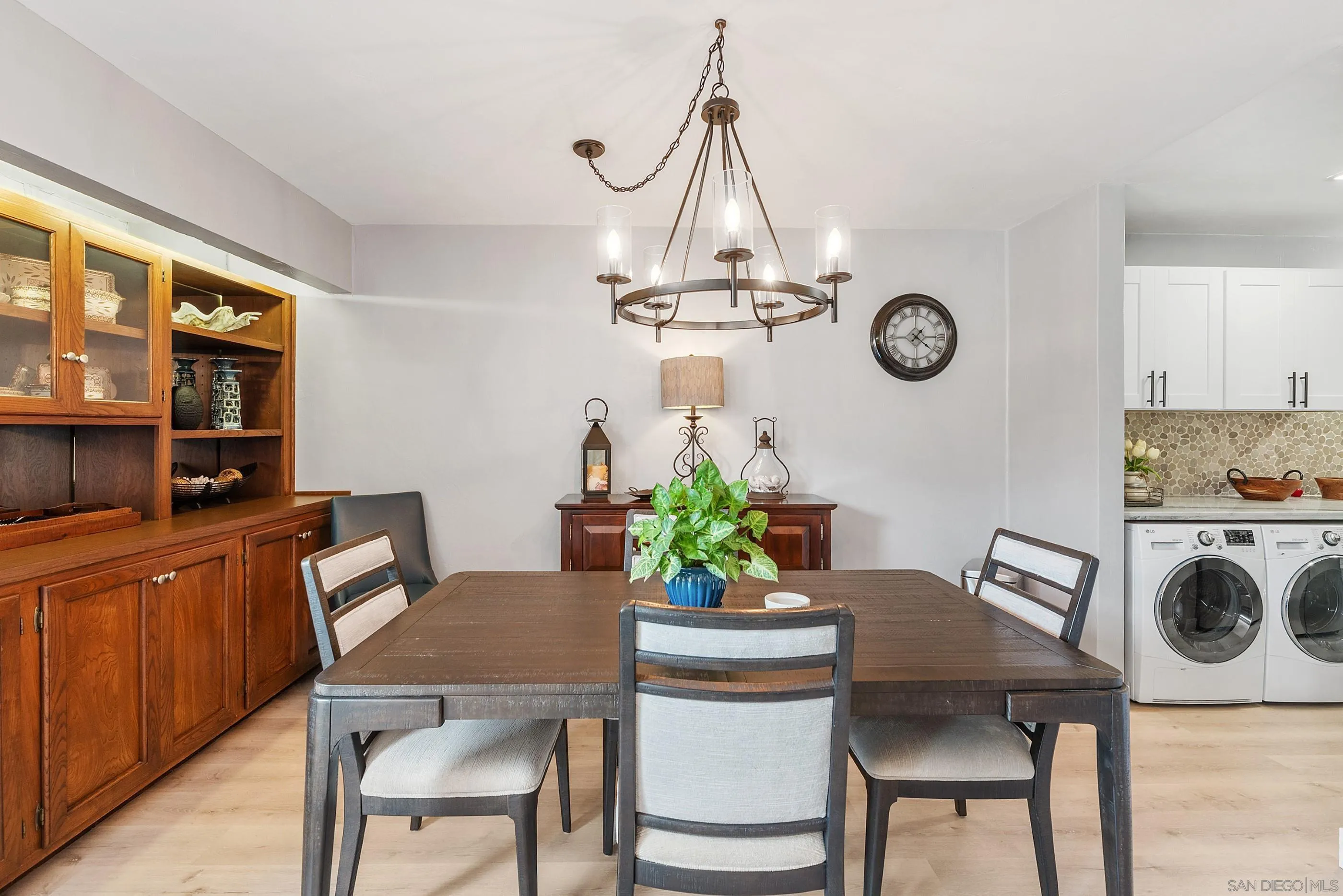 https://cdn.realtyfeed.com/cdn/127/260020703/9eb36993fe3173436eee000f6fe3b9a9.webp