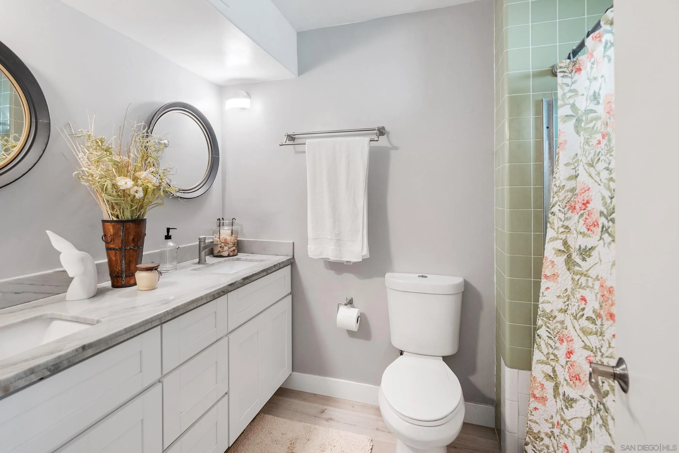 https://cdn.realtyfeed.com/cdn/127/260020703/df5c58bd2c34f8bc1f6a5d2837d11454.webp
