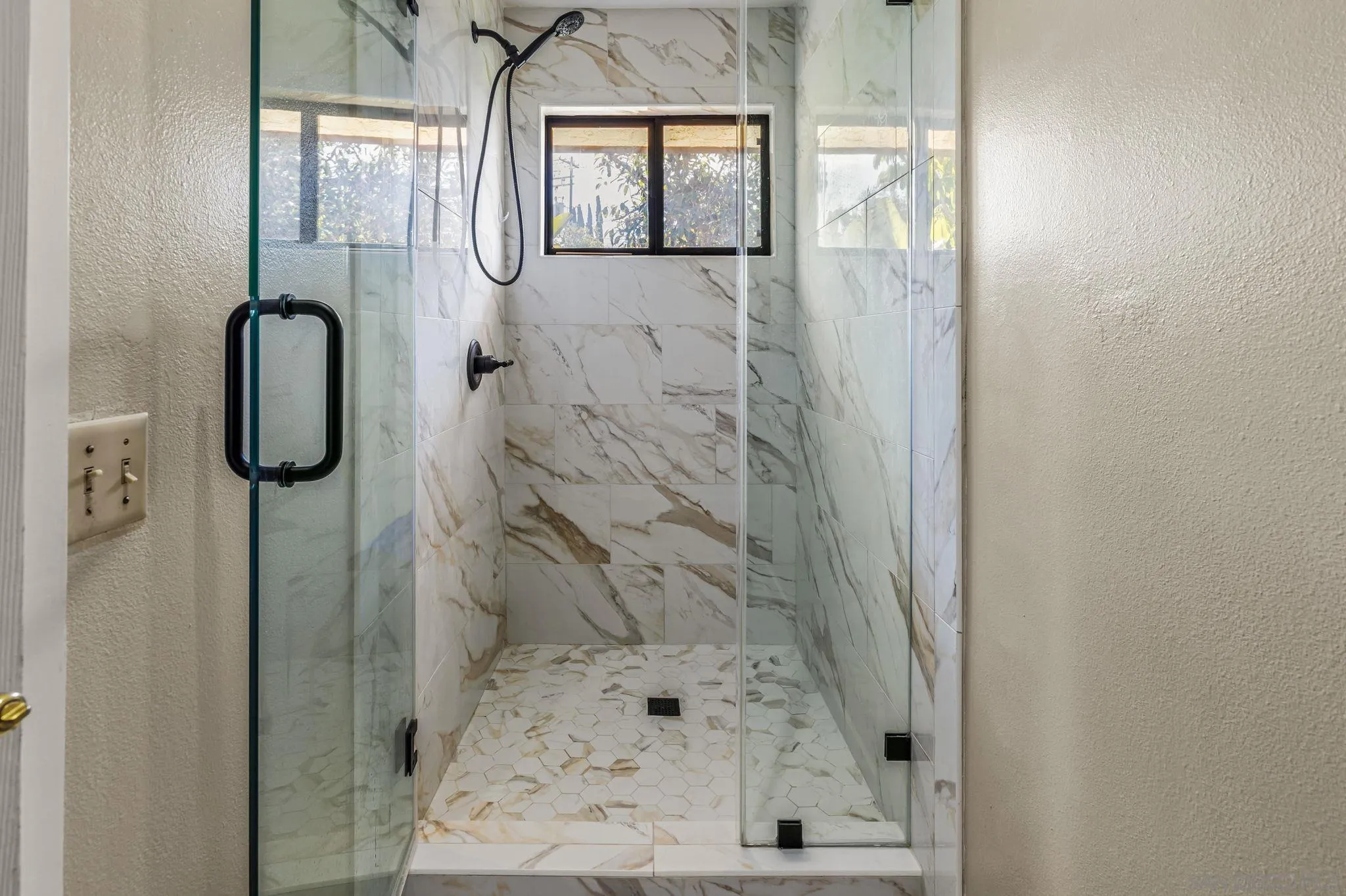https://cdn.realtyfeed.com/cdn/127/260020710/3d9c1bd1ca28c88963c57bd12bc601e4.webp
