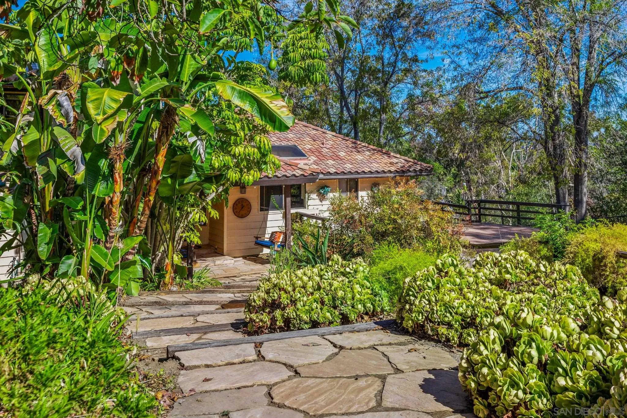 https://cdn.realtyfeed.com/cdn/127/260020710/5533102fbdb1989ff5cc31ef2b397a32.webp
