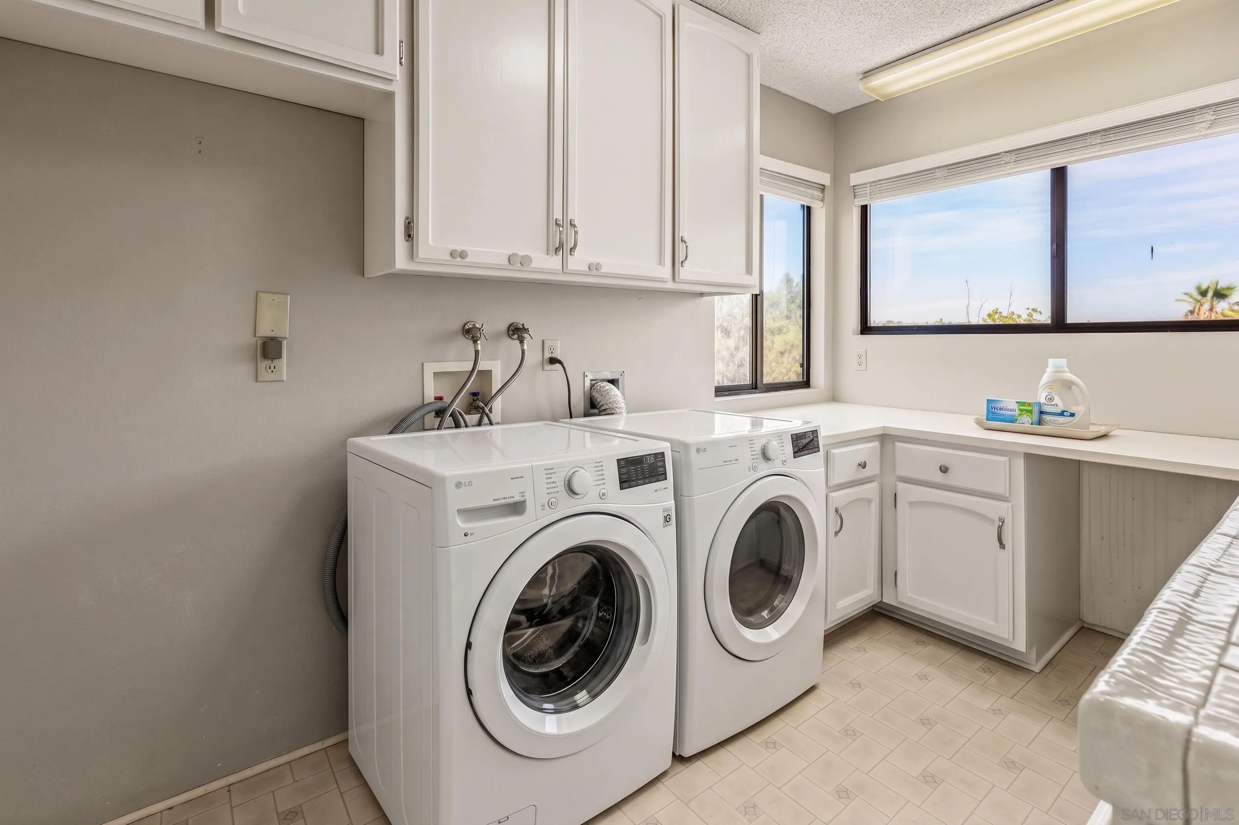 https://cdn.realtyfeed.com/cdn/127/260020710/72056f350163c12af5c8c4221f7ec736.webp