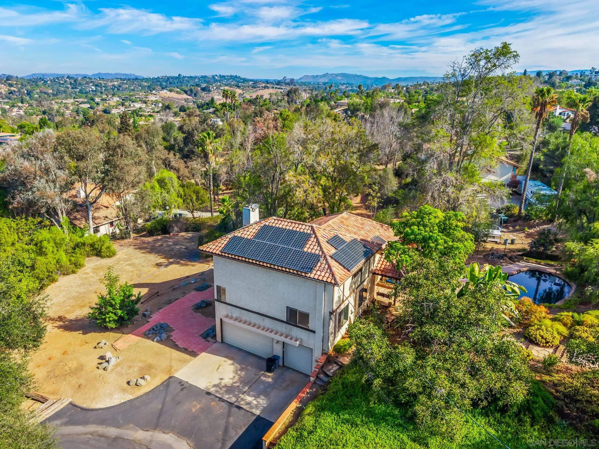 https://cdn.realtyfeed.com/cdn/127/260020710/85dd761ef5c86462b84fdc3b24ef9c50.webp