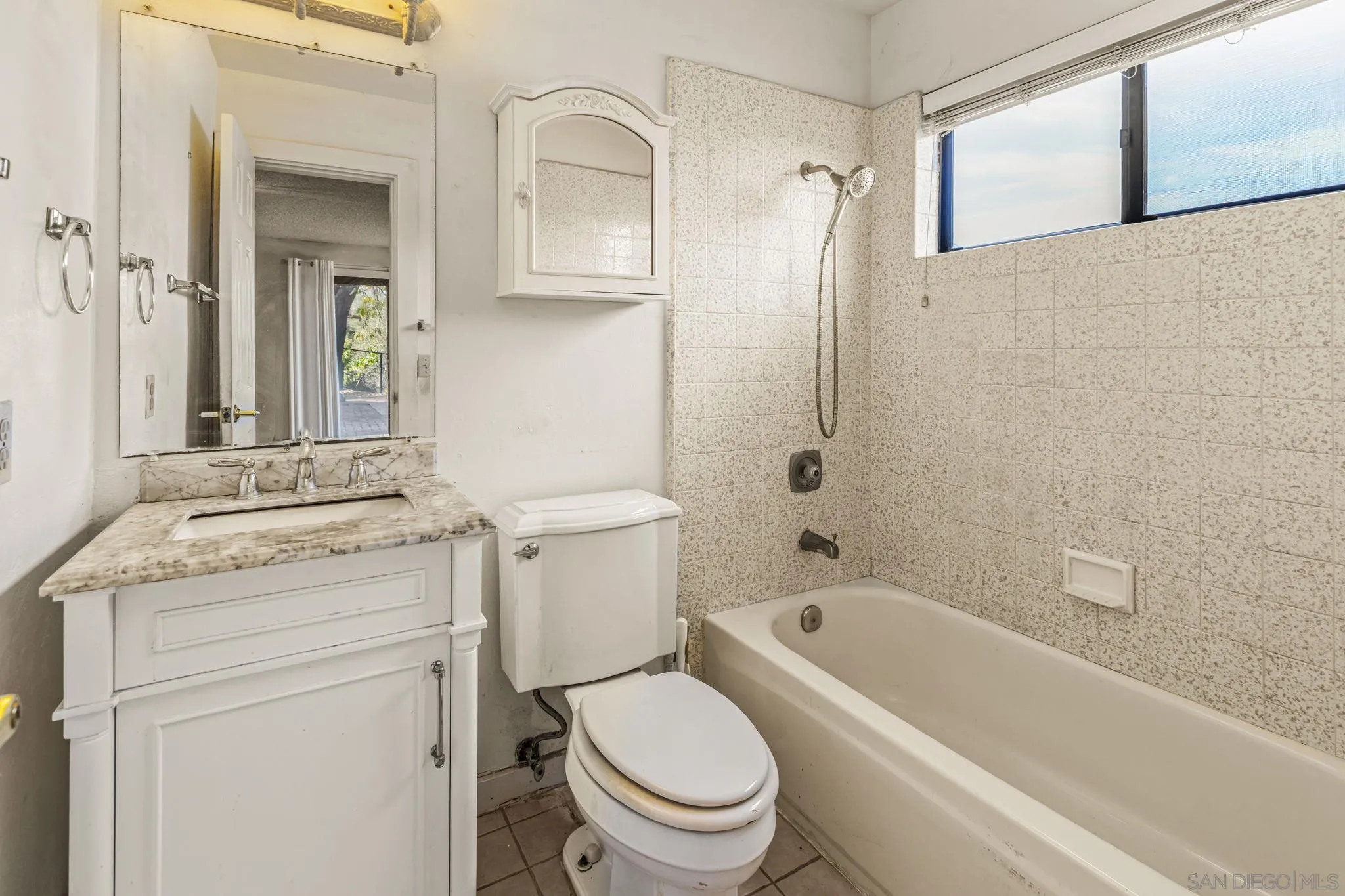https://cdn.realtyfeed.com/cdn/127/260020710/db7f91ad9e1f19c7903be4fc2aa6109d.webp