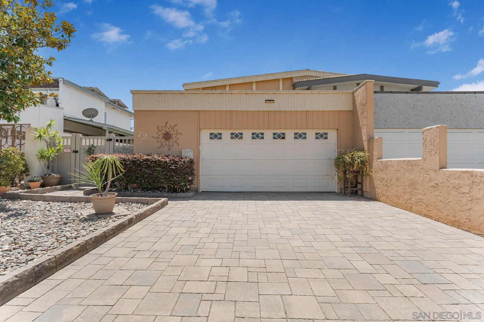 Photo #1: 260020713 Listing: Photo #1