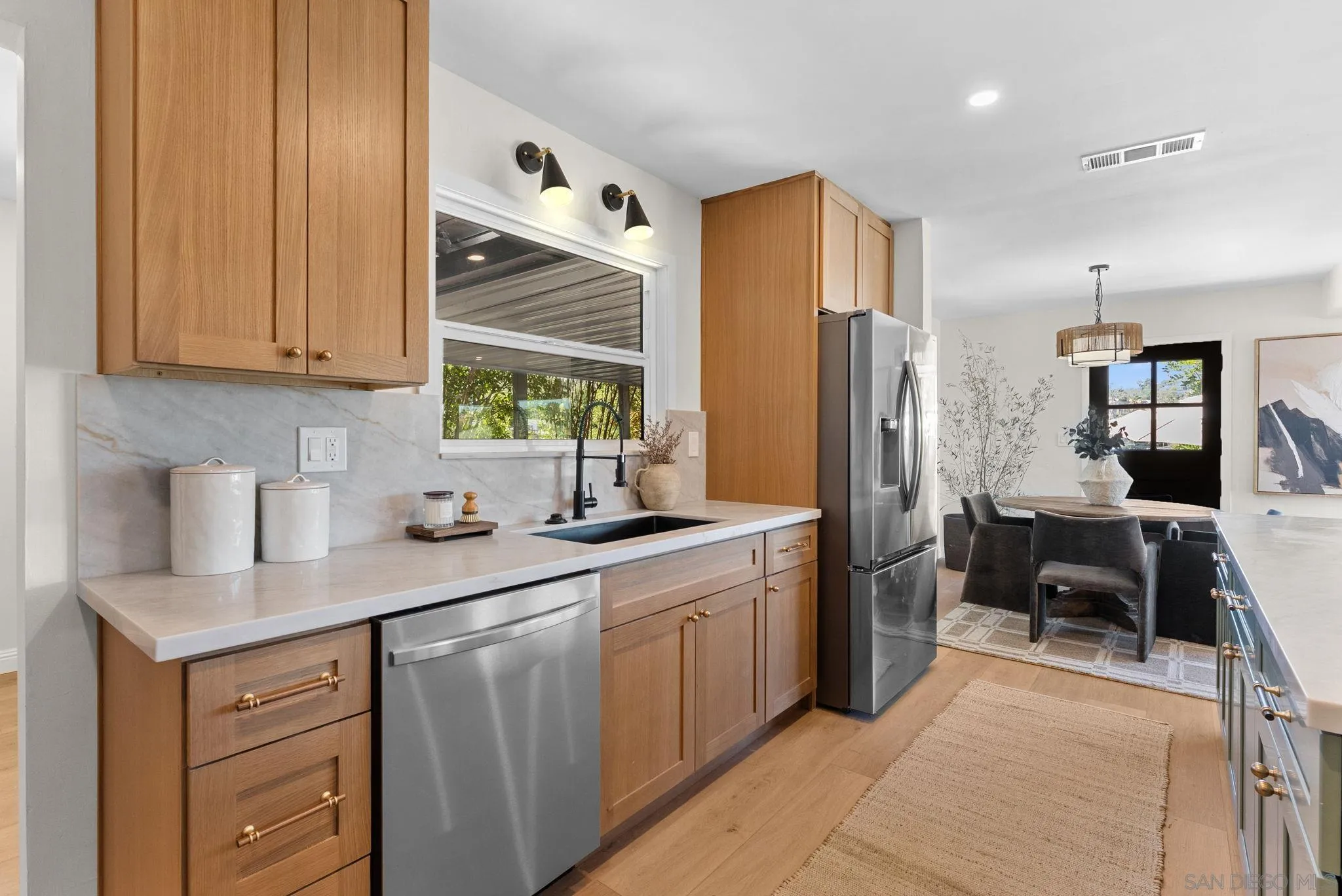 https://cdn.realtyfeed.com/cdn/127/260020714/2cc86ef9296de365d08490352c480d22.webp
