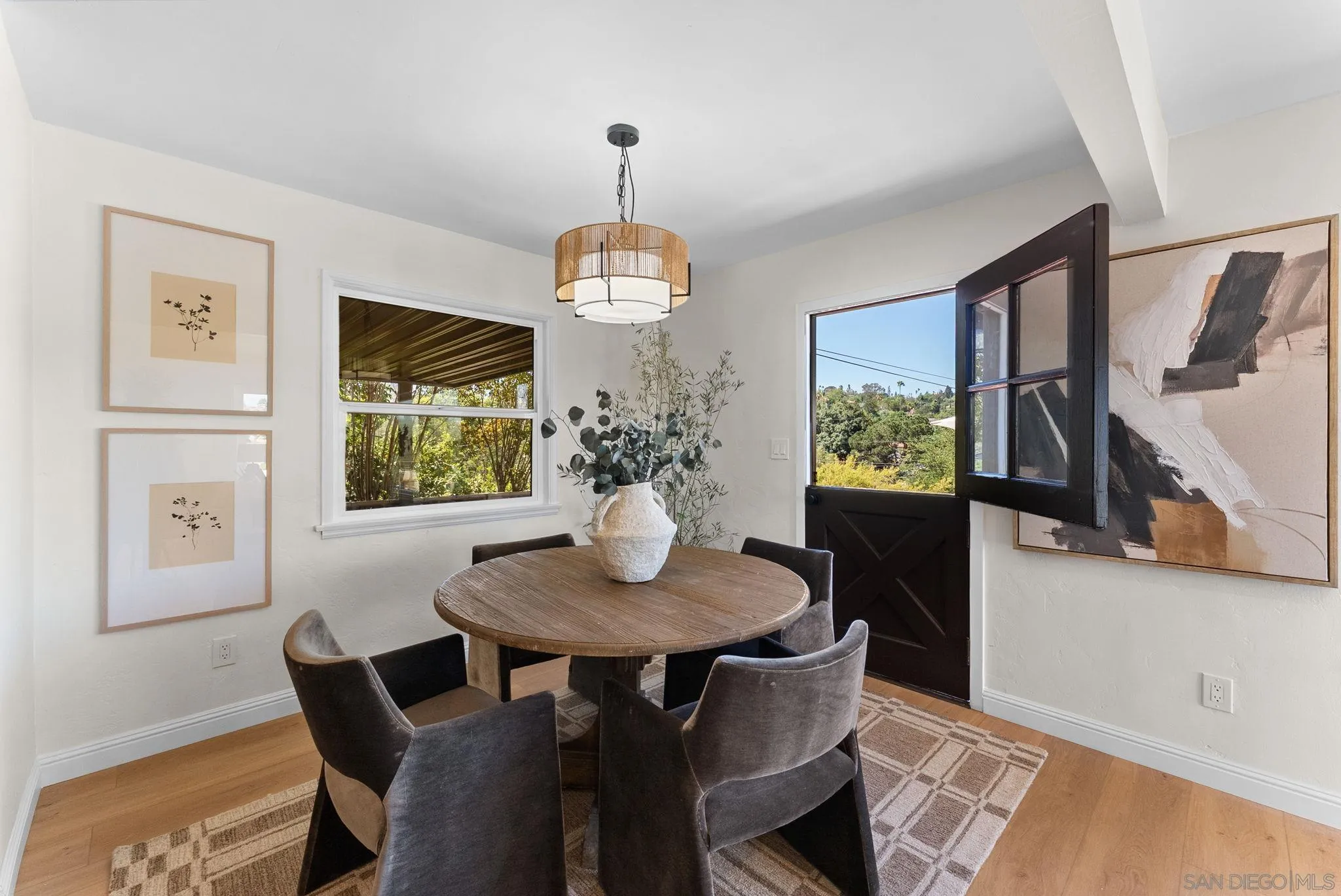 https://cdn.realtyfeed.com/cdn/127/260020714/3b672fbd8fa6ced9cc4828a8576ed857.webp