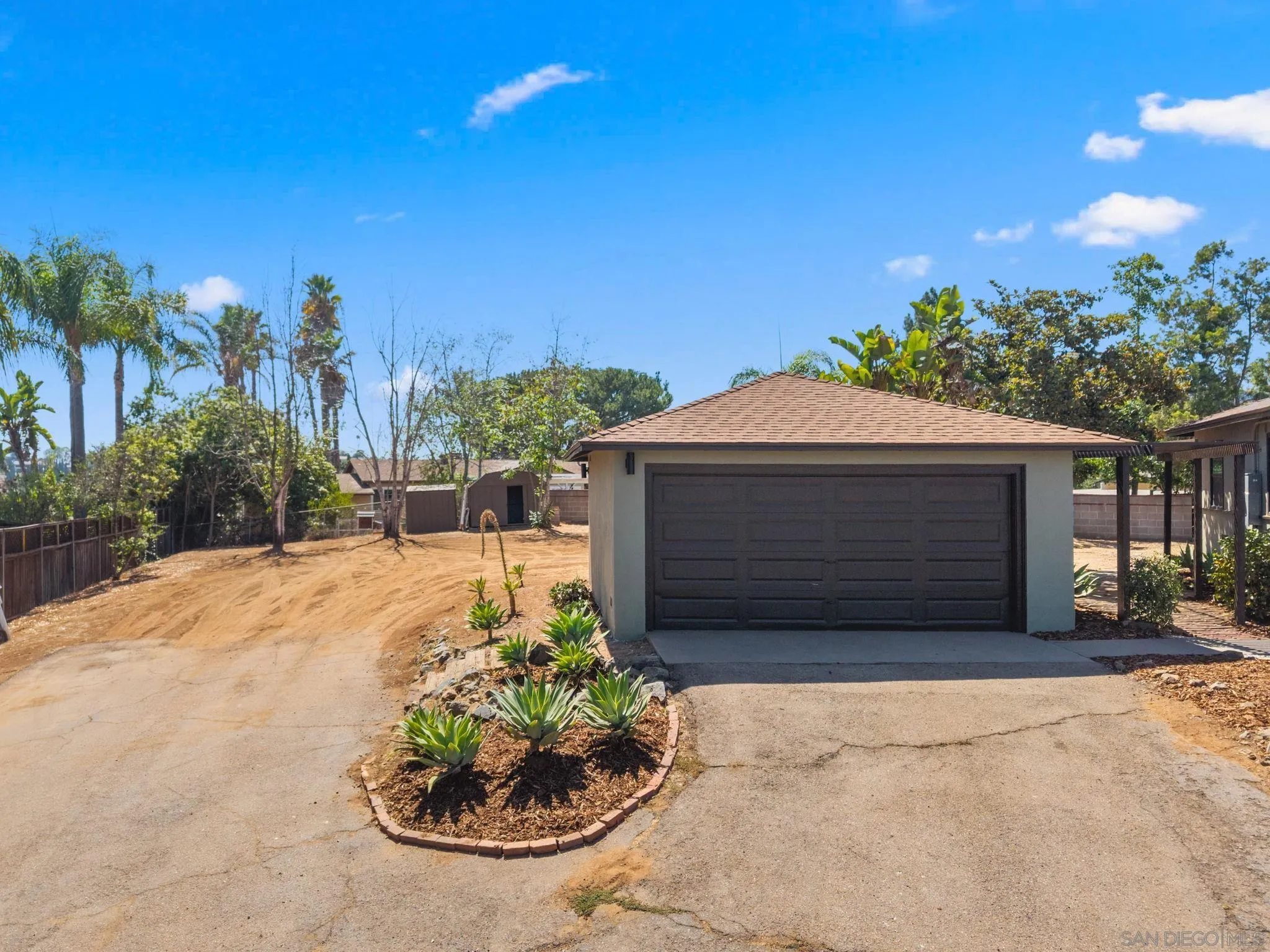 https://cdn.realtyfeed.com/cdn/127/260020714/7416f1ba8fc3cc1500536c1f7c03f9ca.webp