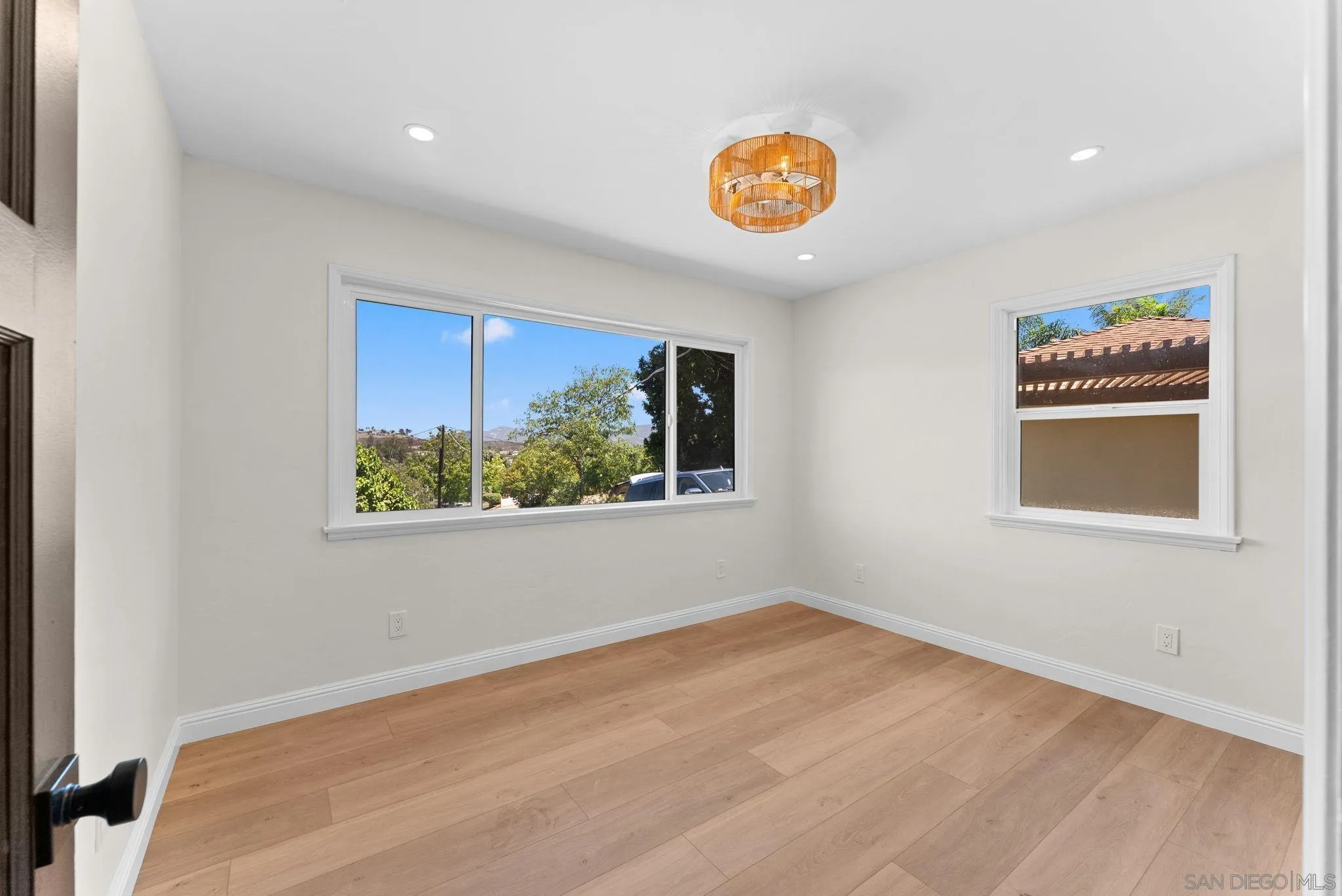 https://cdn.realtyfeed.com/cdn/127/260020714/a3d86d718997c97bce4989b6d30973b8.webp