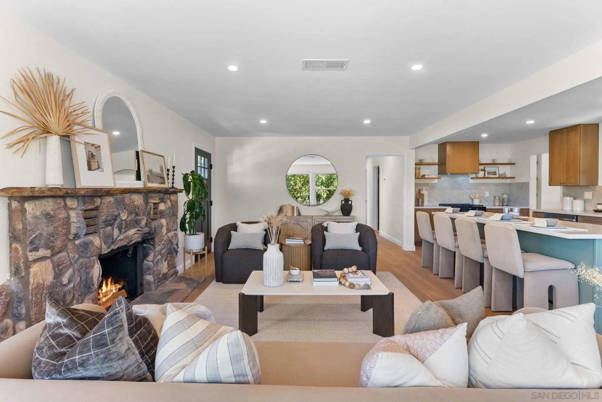 https://cdn.realtyfeed.com/cdn/127/260020714/ad3b99c53ac094909466cfabec97fd40.webp
