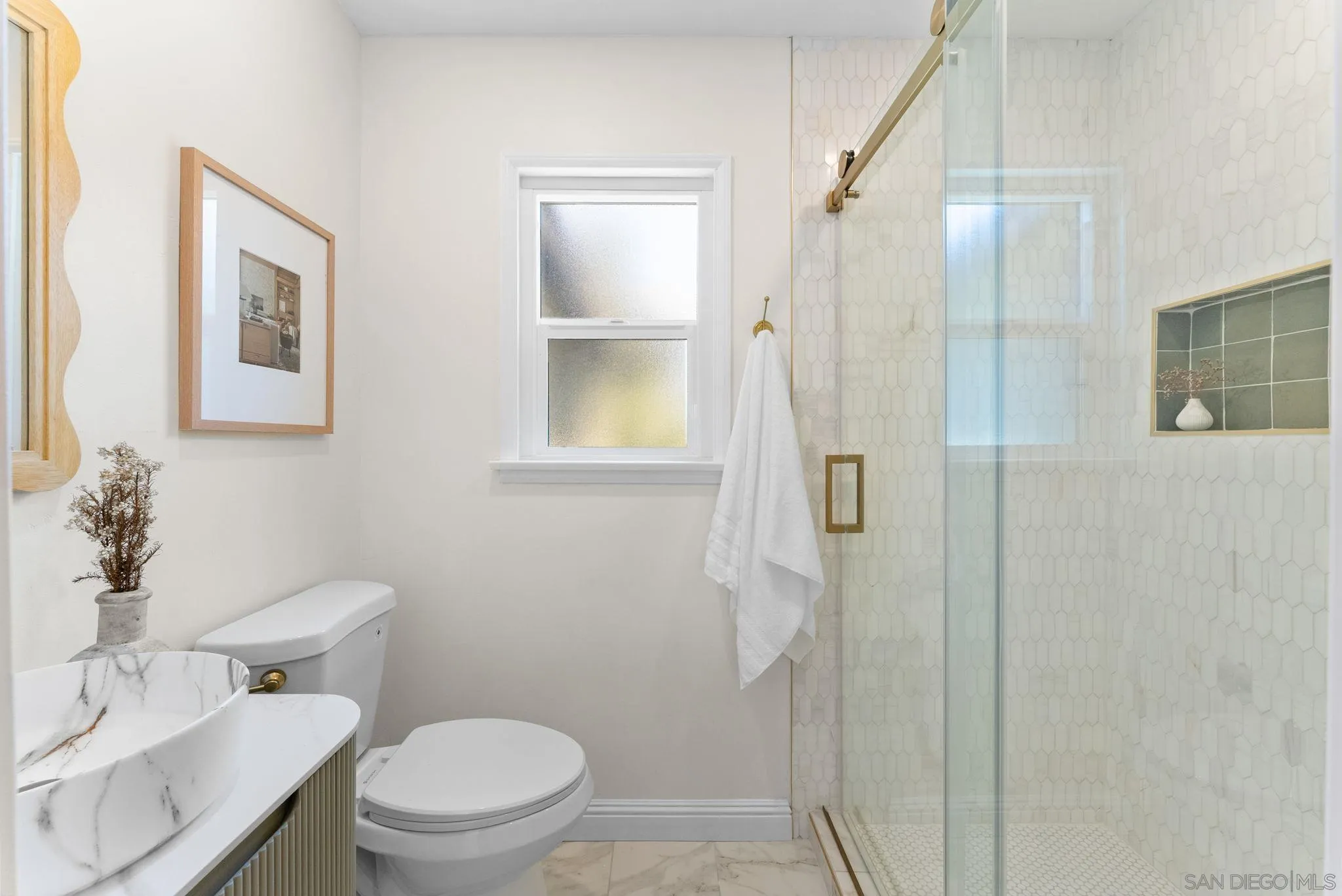 https://cdn.realtyfeed.com/cdn/127/260020714/f6c9e61709f8ad910bb12a037a42e9cc.webp
