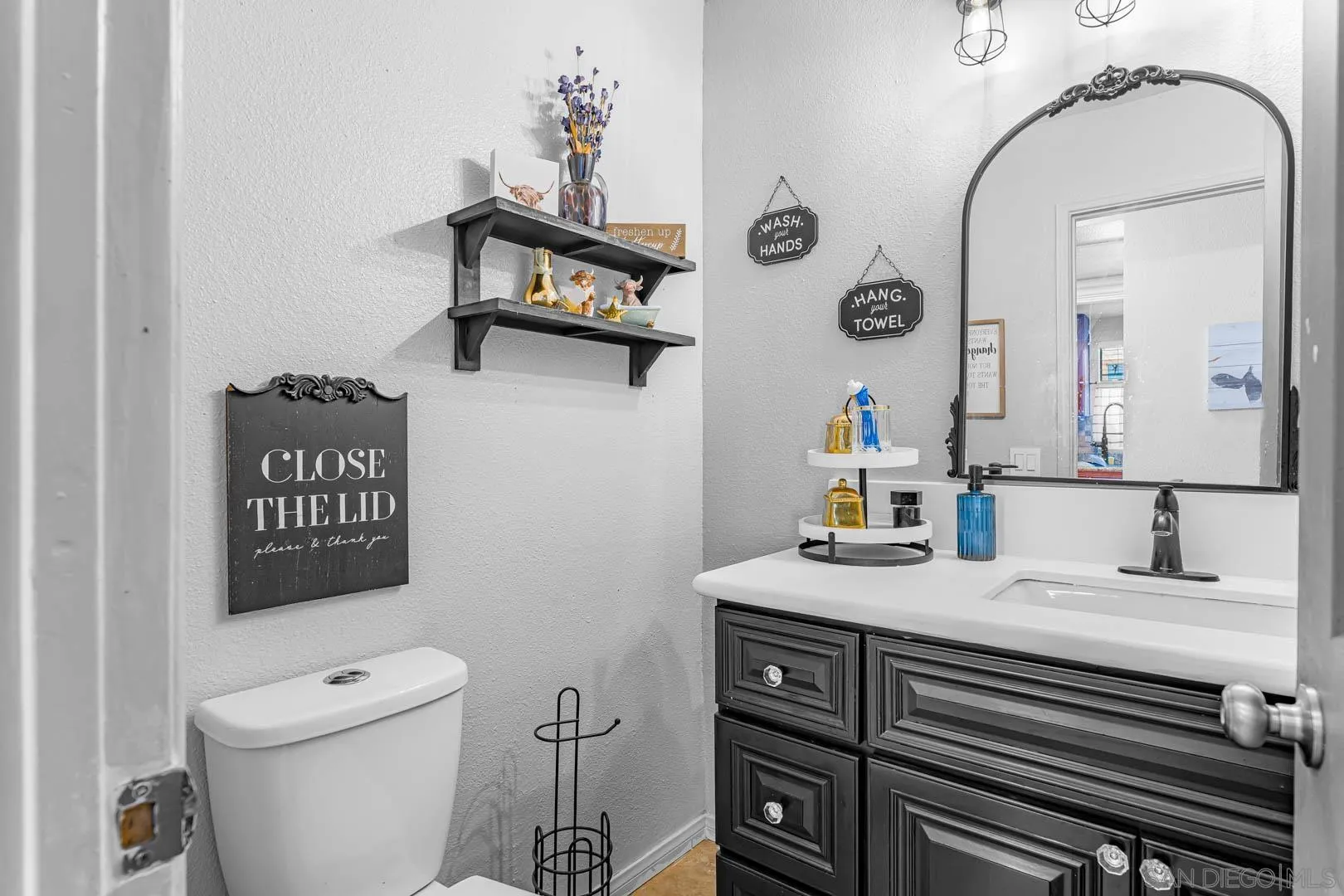 https://cdn.realtyfeed.com/cdn/127/260020715/0f24844e06a8570f9f3d217d547e991a.webp
