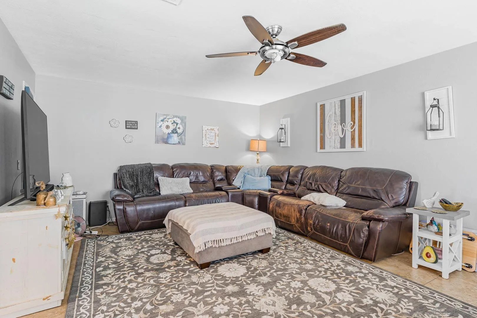 https://cdn.realtyfeed.com/cdn/127/260020715/70298866692c003c3cbf0495702a3cfc.webp