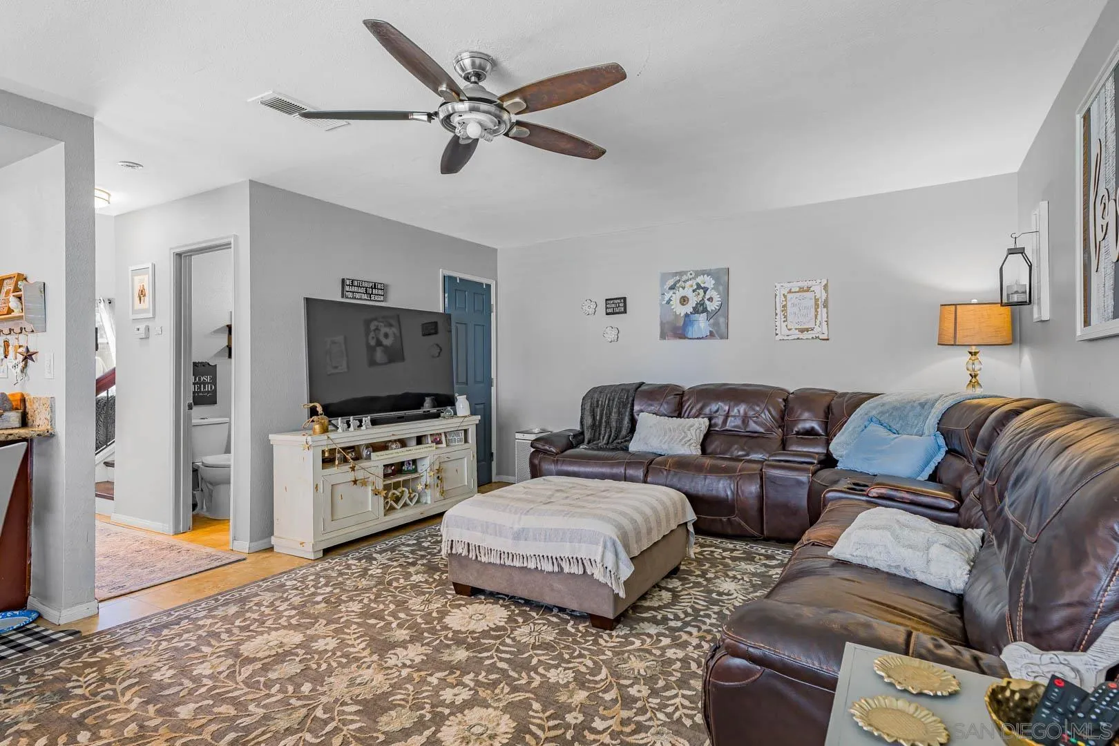 https://cdn.realtyfeed.com/cdn/127/260020715/9abfd2ea385f753ea674294d711bc773.webp