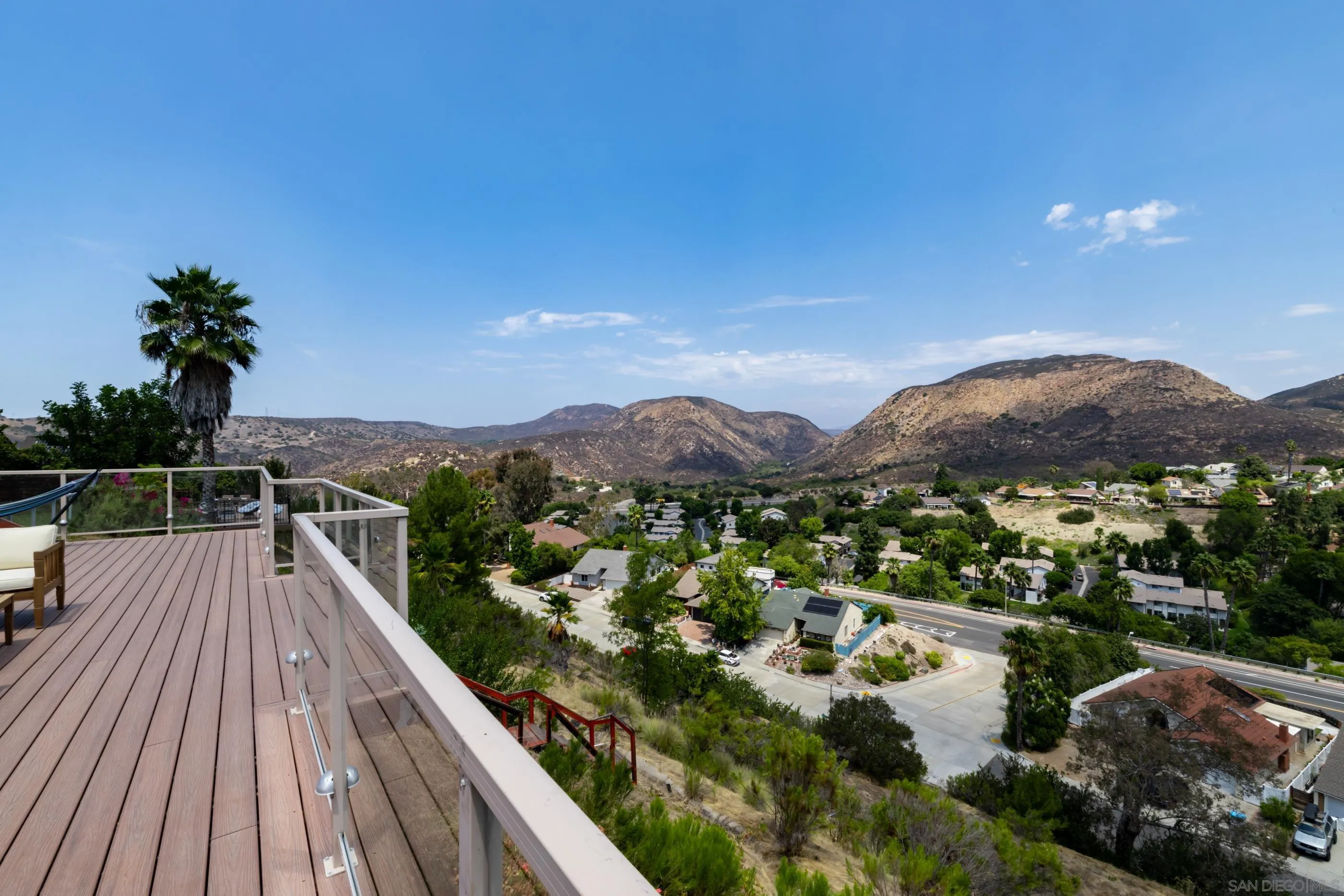 https://cdn.realtyfeed.com/cdn/127/260020719/695b90ea1f0f645a14879cc238a0d26f.webp