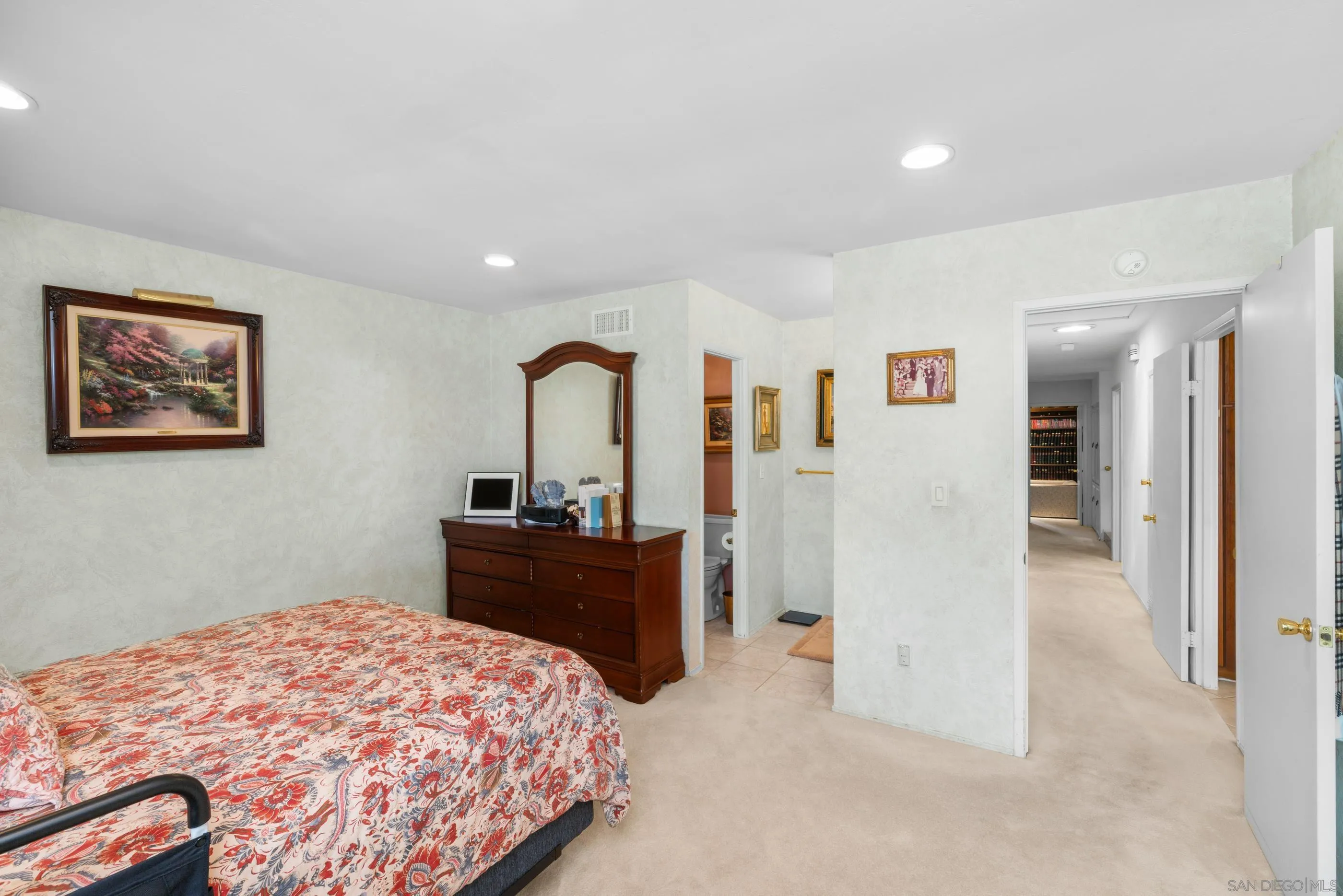 https://cdn.realtyfeed.com/cdn/127/260020719/7547ffbcf5458fc2947ac0b000cc1b0c.webp