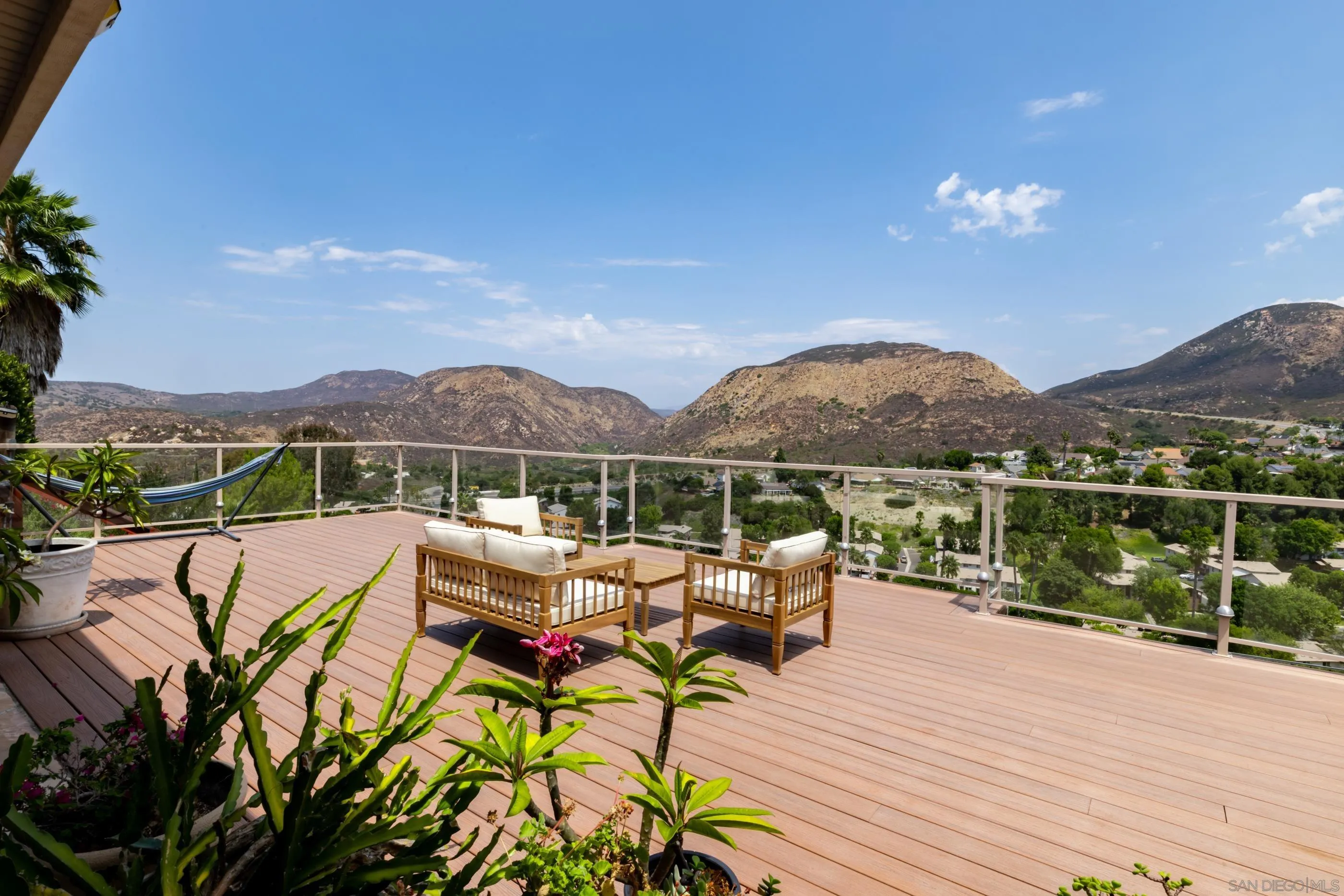 https://cdn.realtyfeed.com/cdn/127/260020719/a6cda708be2dc7ba7f757d3681d7871c.webp