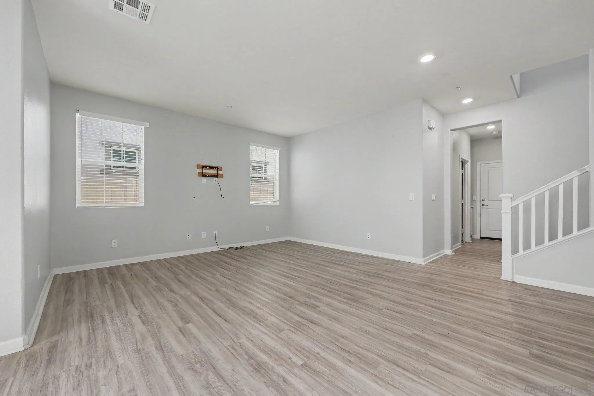 https://cdn.realtyfeed.com/cdn/127/260020724/33a51488dbe5da440511ee001ff0dff5.webp