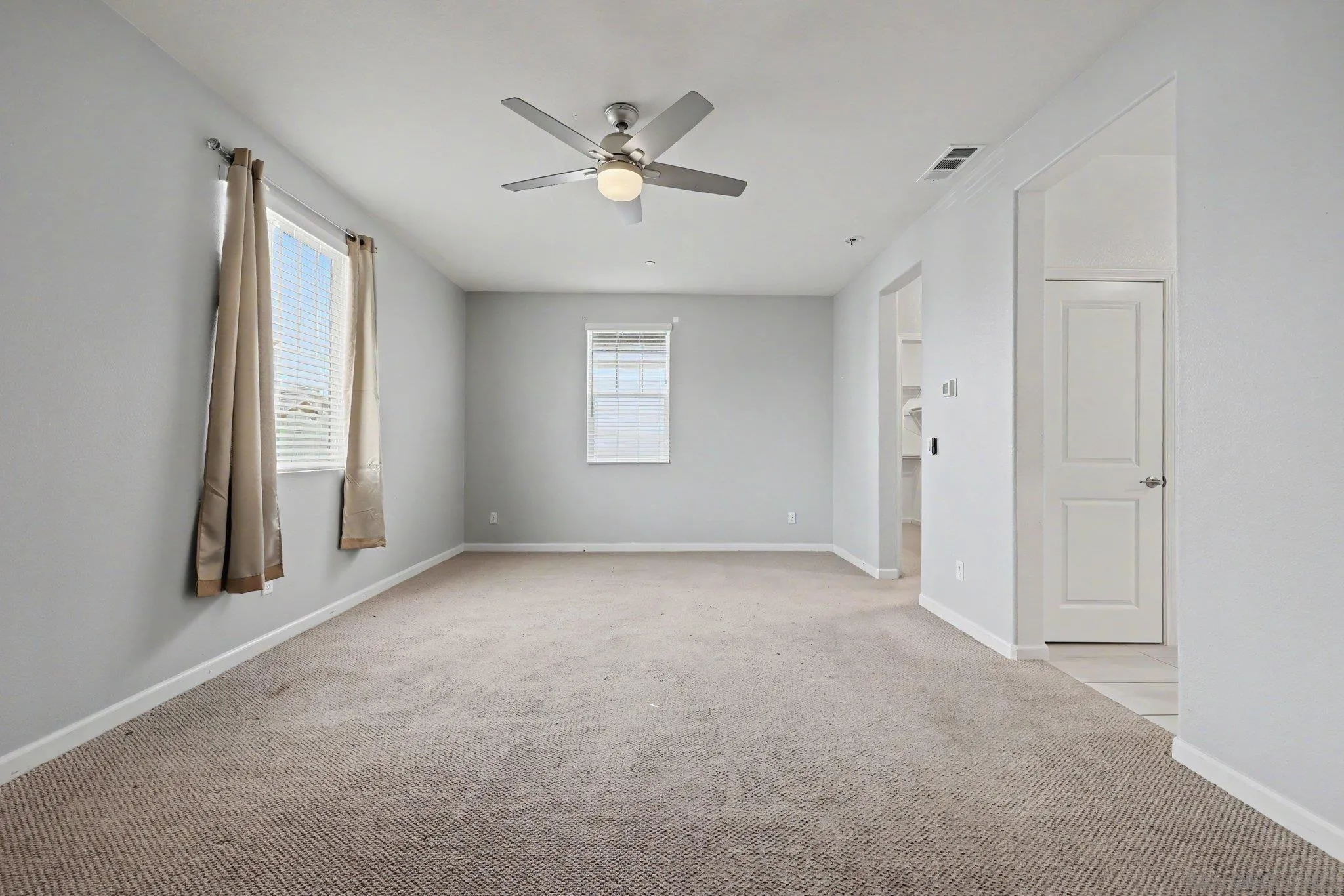 https://cdn.realtyfeed.com/cdn/127/260020724/62d259af70b1c2e5832641ef6af24a66.webp