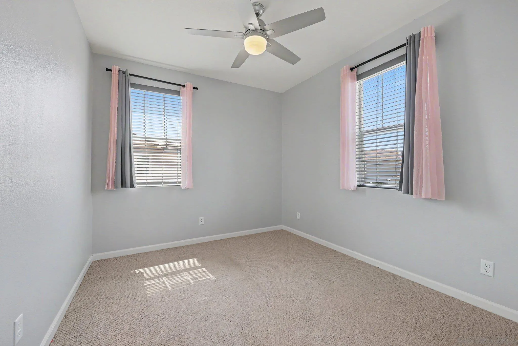 https://cdn.realtyfeed.com/cdn/127/260020724/94387358dc30a9a85ca5401eb61271a9.webp