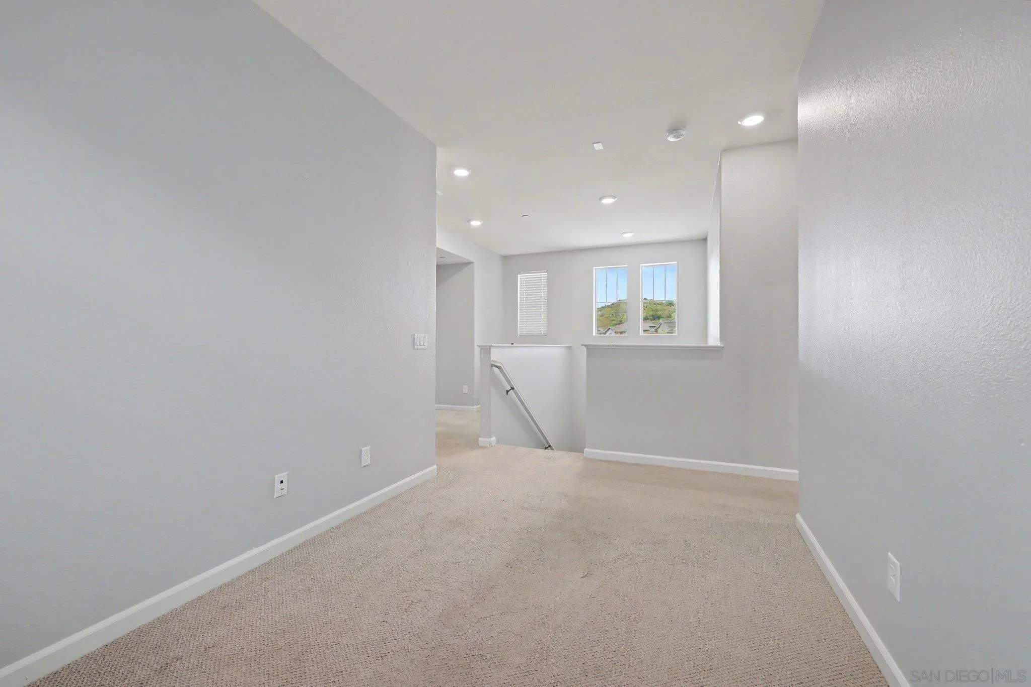 https://cdn.realtyfeed.com/cdn/127/260020724/bf380e0f9baba47f4074d37c5824b0cb.webp