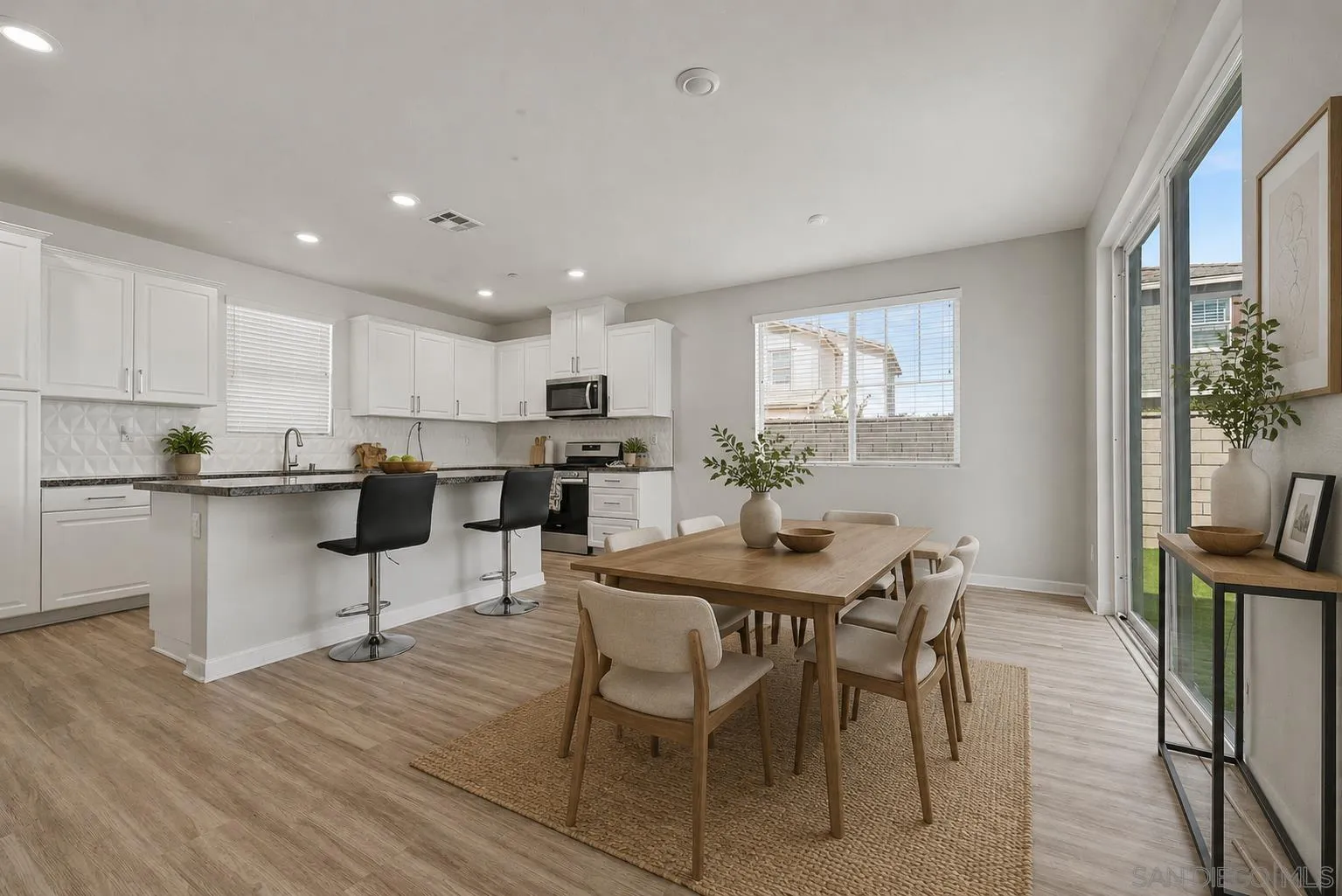 https://cdn.realtyfeed.com/cdn/127/260020724/f0e65c6348b94d8b6493d06fe4f300c0.webp