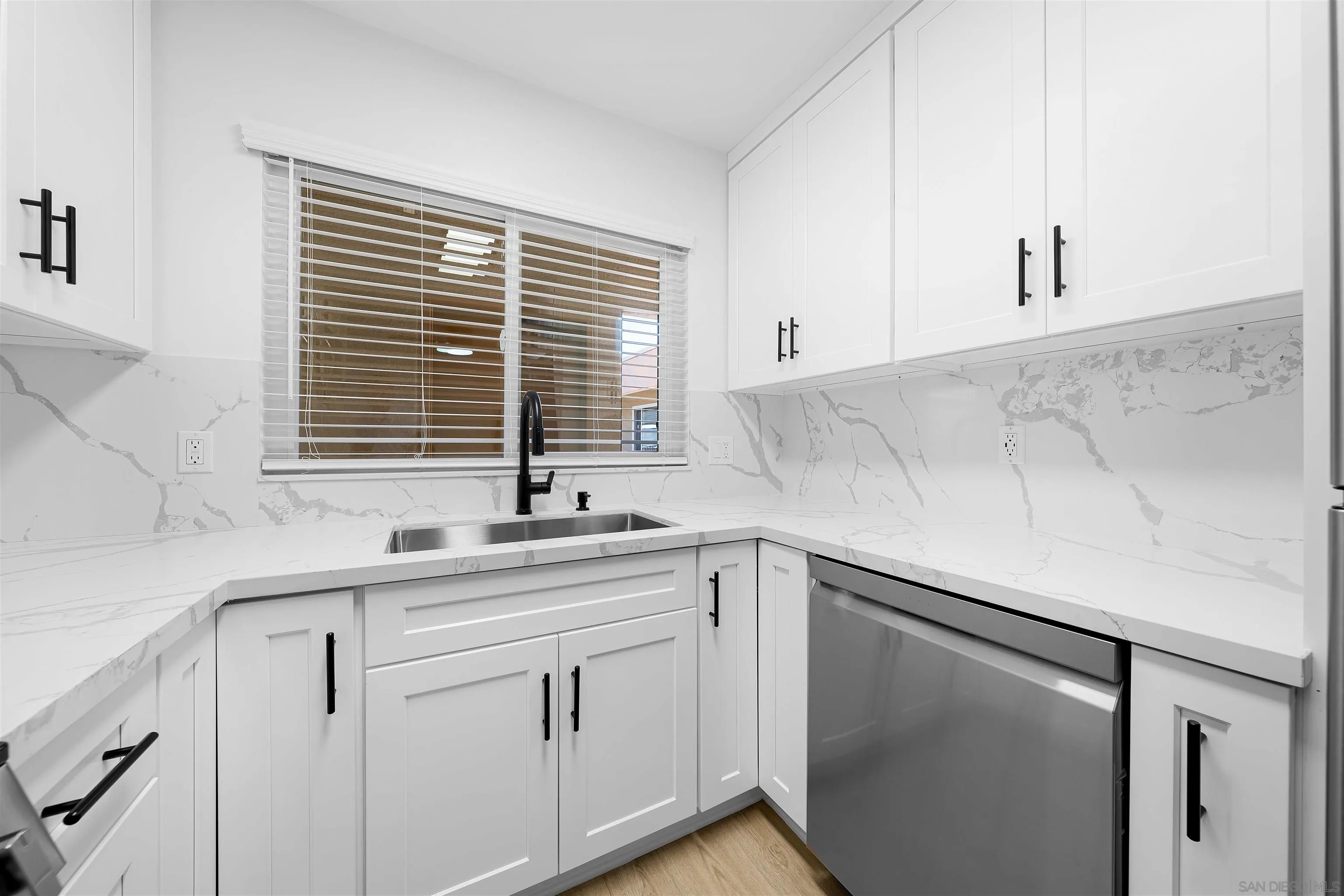 https://cdn.realtyfeed.com/cdn/127/260020726/c5e8f208c88f9414b36c2ce1550873e5.webp