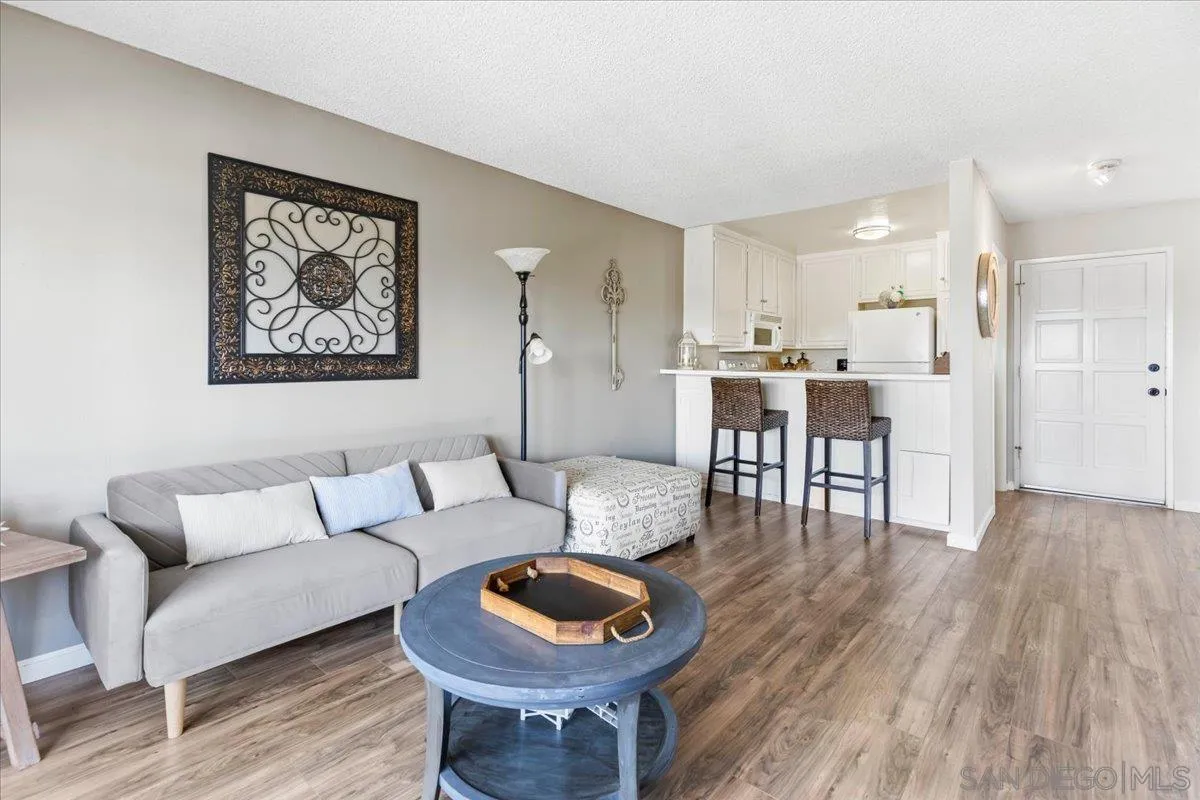 https://cdn.realtyfeed.com/cdn/127/260020729/25ef4b13462522c8243bd77281397850.webp