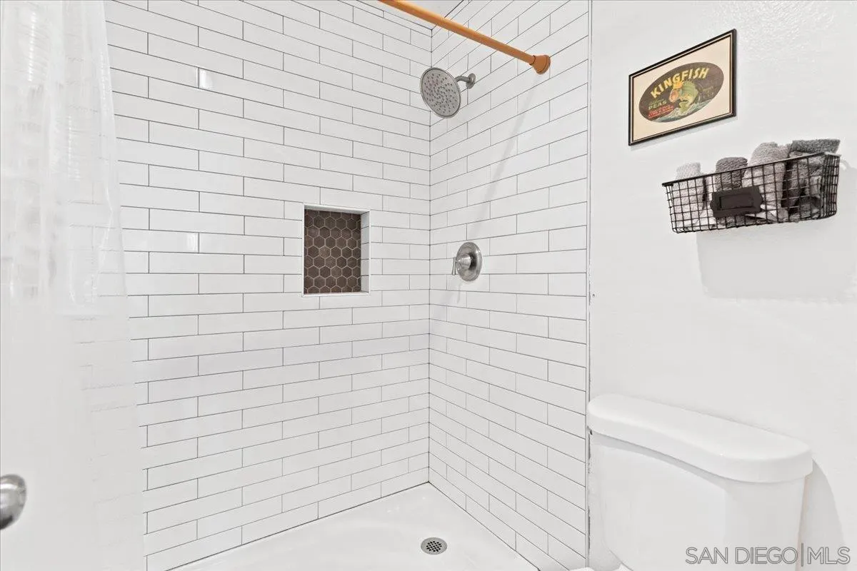 https://cdn.realtyfeed.com/cdn/127/260020729/6af7bd5fd2f606a1981bbf55ff893b18.webp