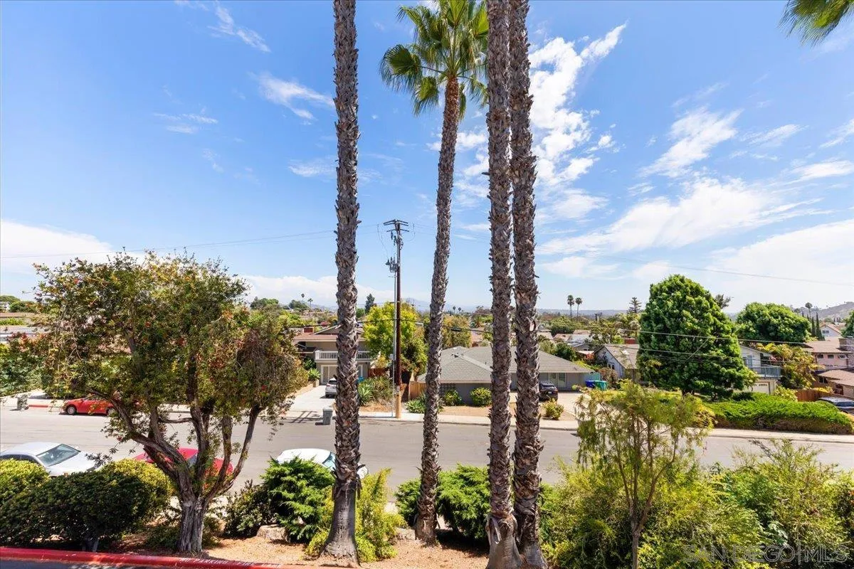 https://cdn.realtyfeed.com/cdn/127/260020729/f37cf554b82648c184de8367e4ffa730.webp