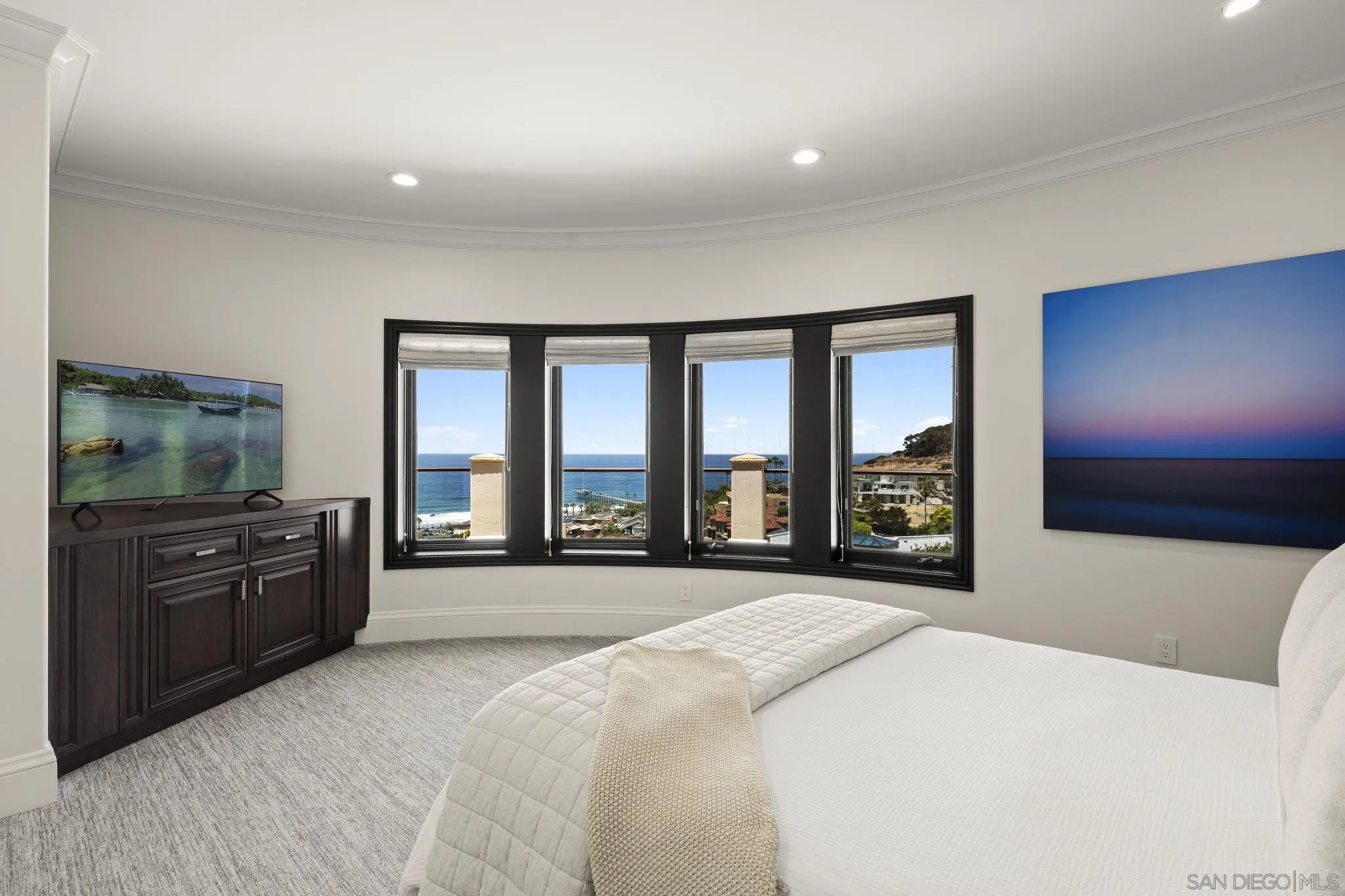 https://cdn.realtyfeed.com/cdn/127/260020730/3de81f47f6b8b0c3bf1173add8f2dea9.webp
