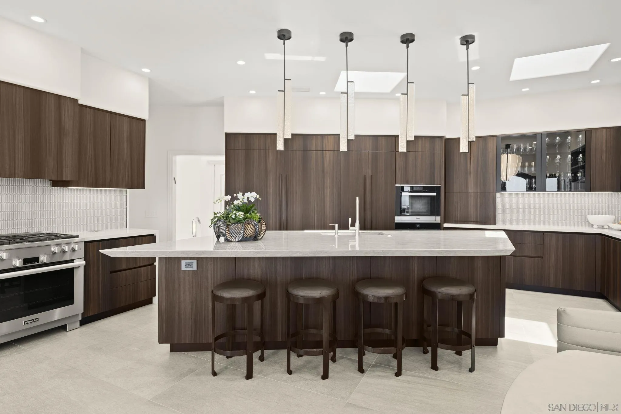 https://cdn.realtyfeed.com/cdn/127/260020730/55bcf21206a6a8345a66fdf1fd8eac42.webp