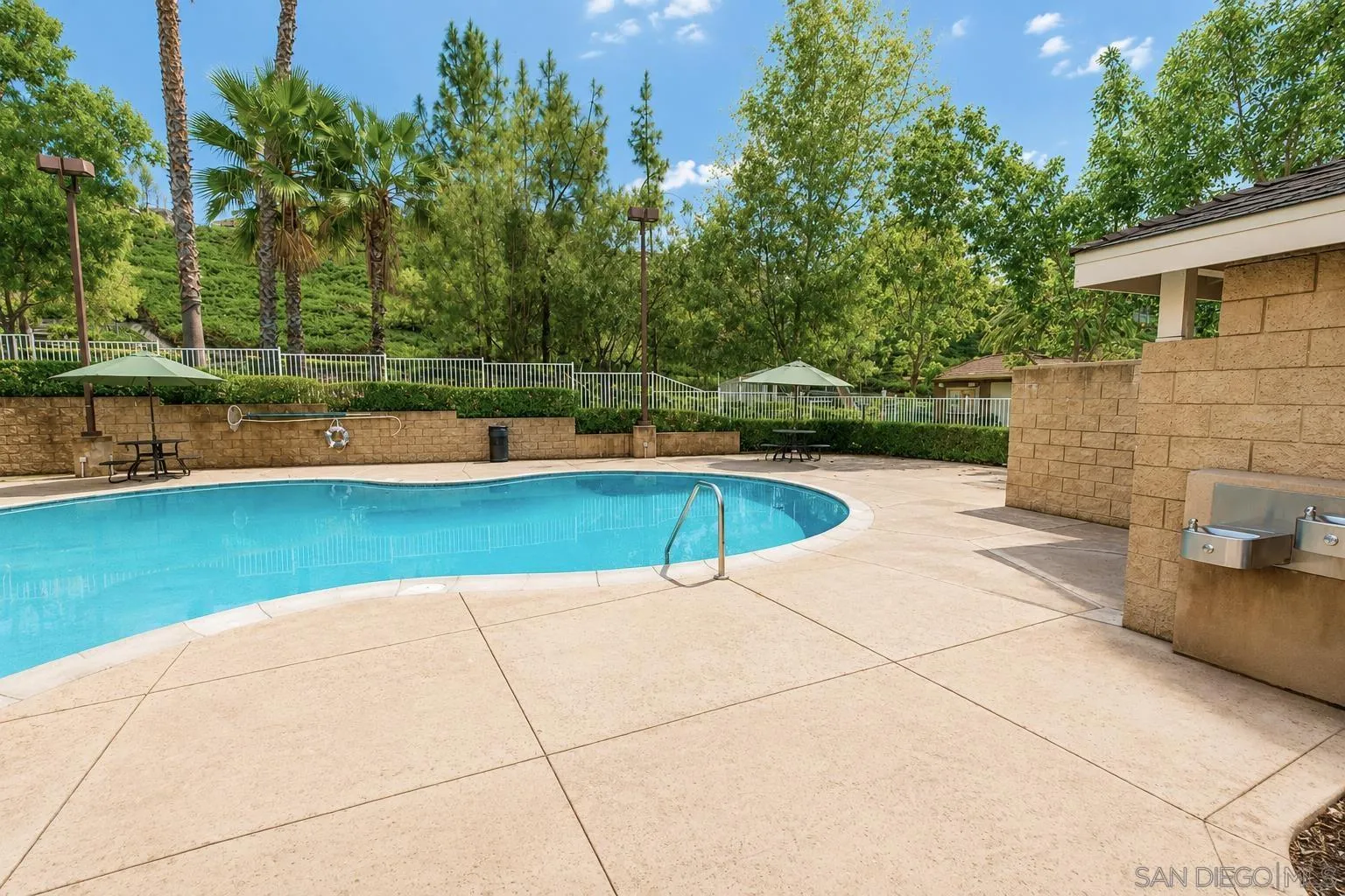 https://cdn.realtyfeed.com/cdn/127/260020731/6d3ffffc143a202a6f8deaed7495b7d2.webp