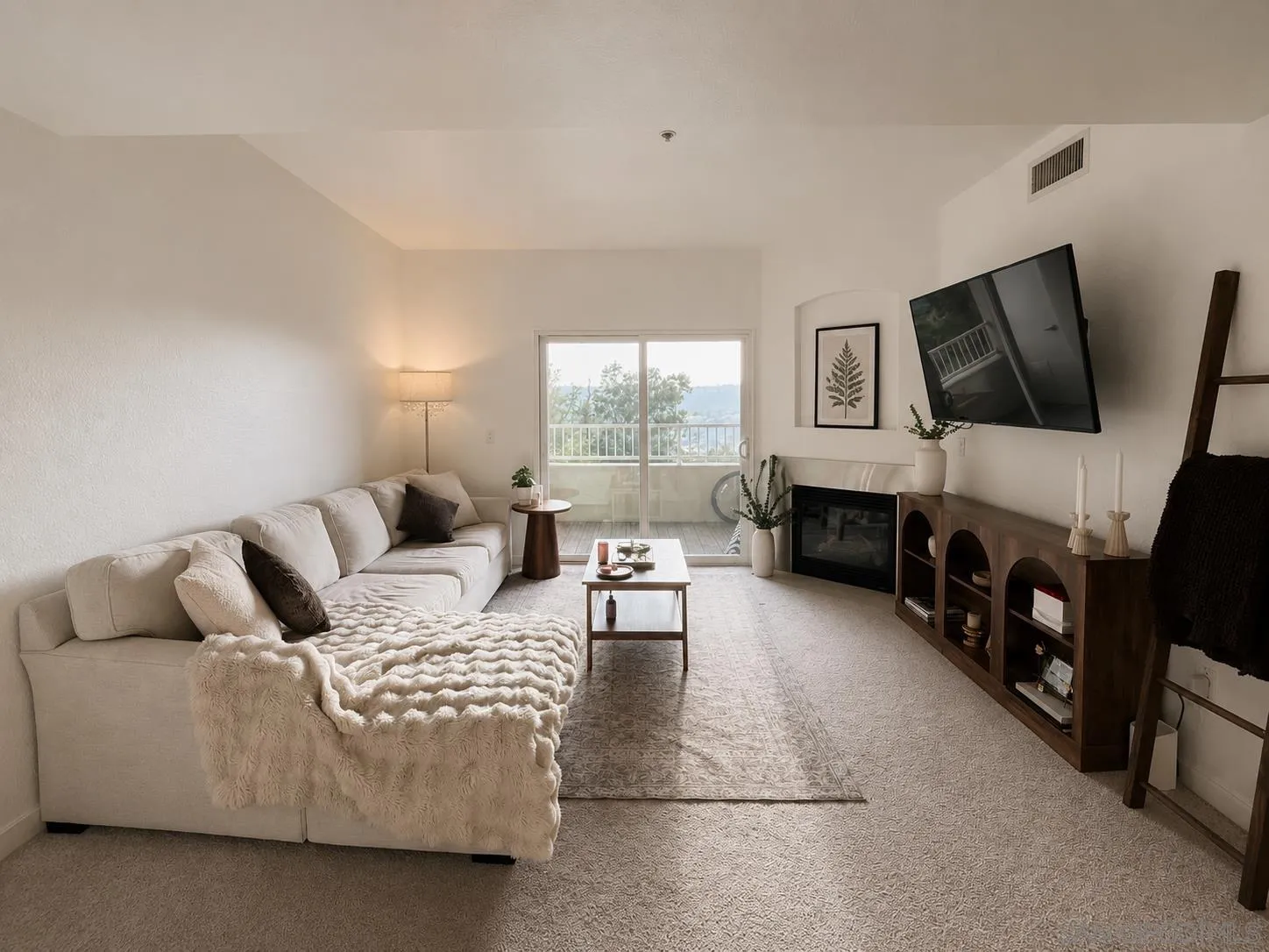https://cdn.realtyfeed.com/cdn/127/260020731/b8be8fb14a6c9ee5dca04d71872da84d.webp