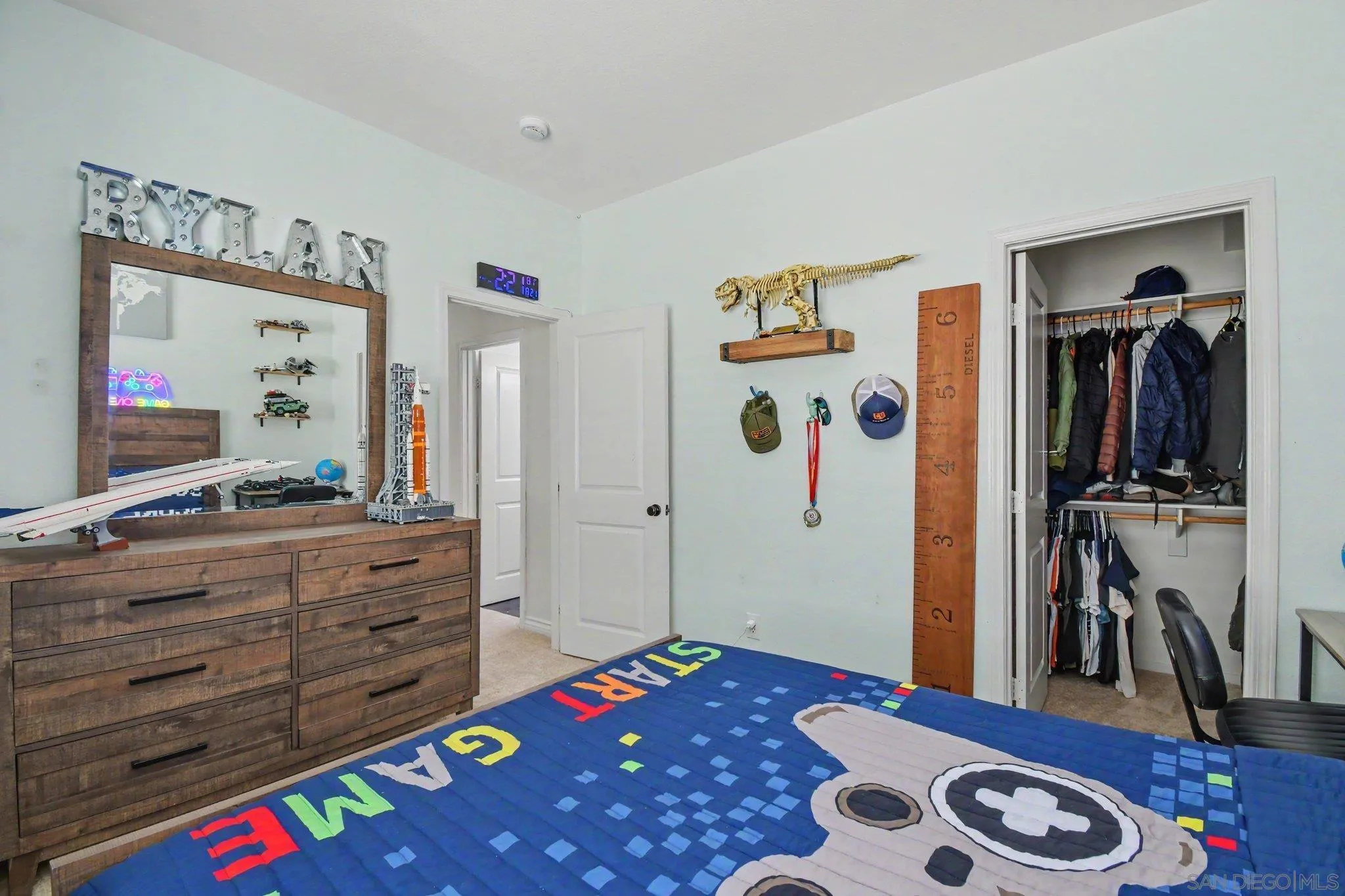 https://cdn.realtyfeed.com/cdn/127/260020732/17041487e2b2a146a4ec40d9037a6f71.webp