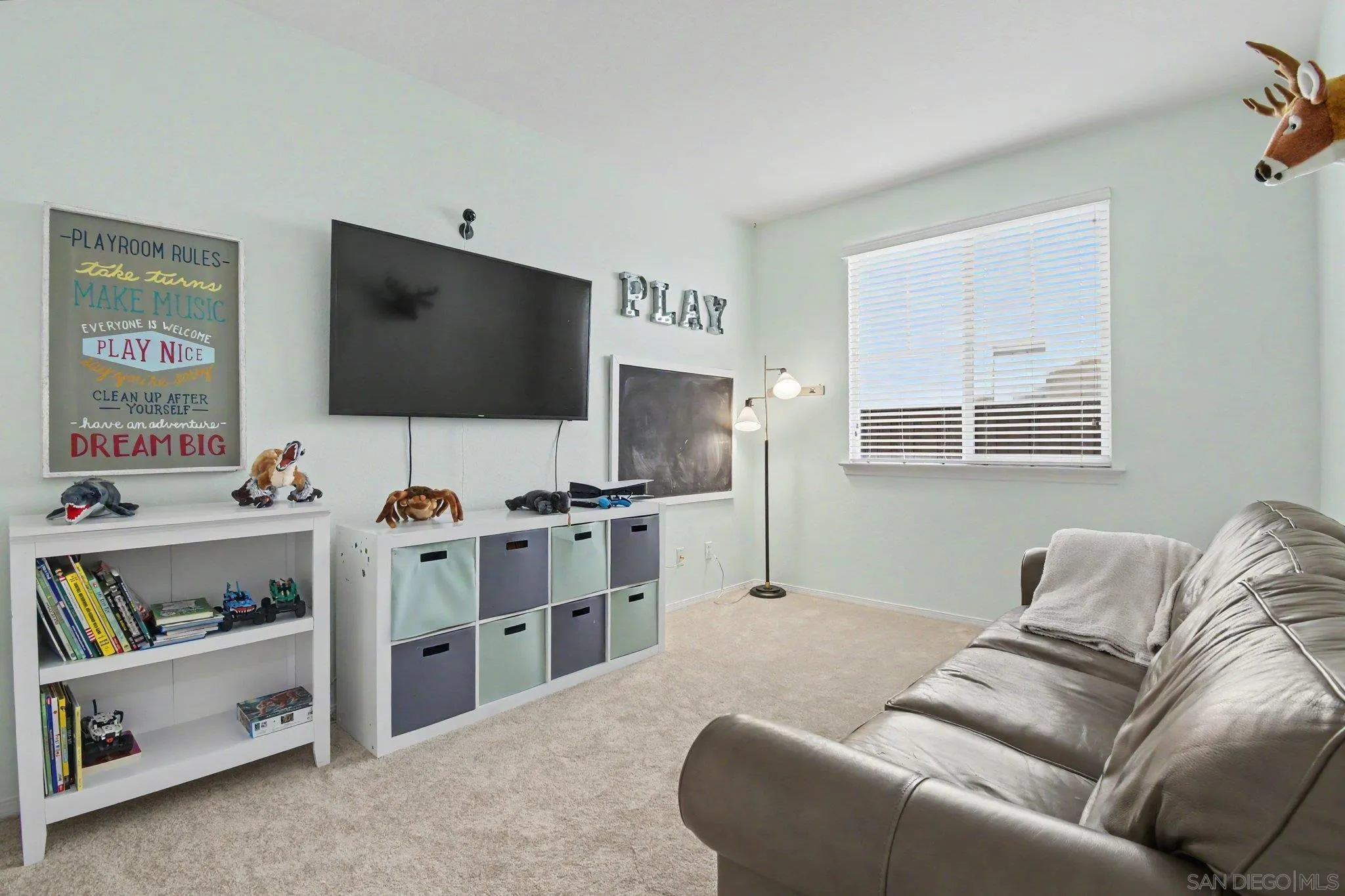https://cdn.realtyfeed.com/cdn/127/260020732/677bbc2f2620c0fabbc00008cee53a5c.webp