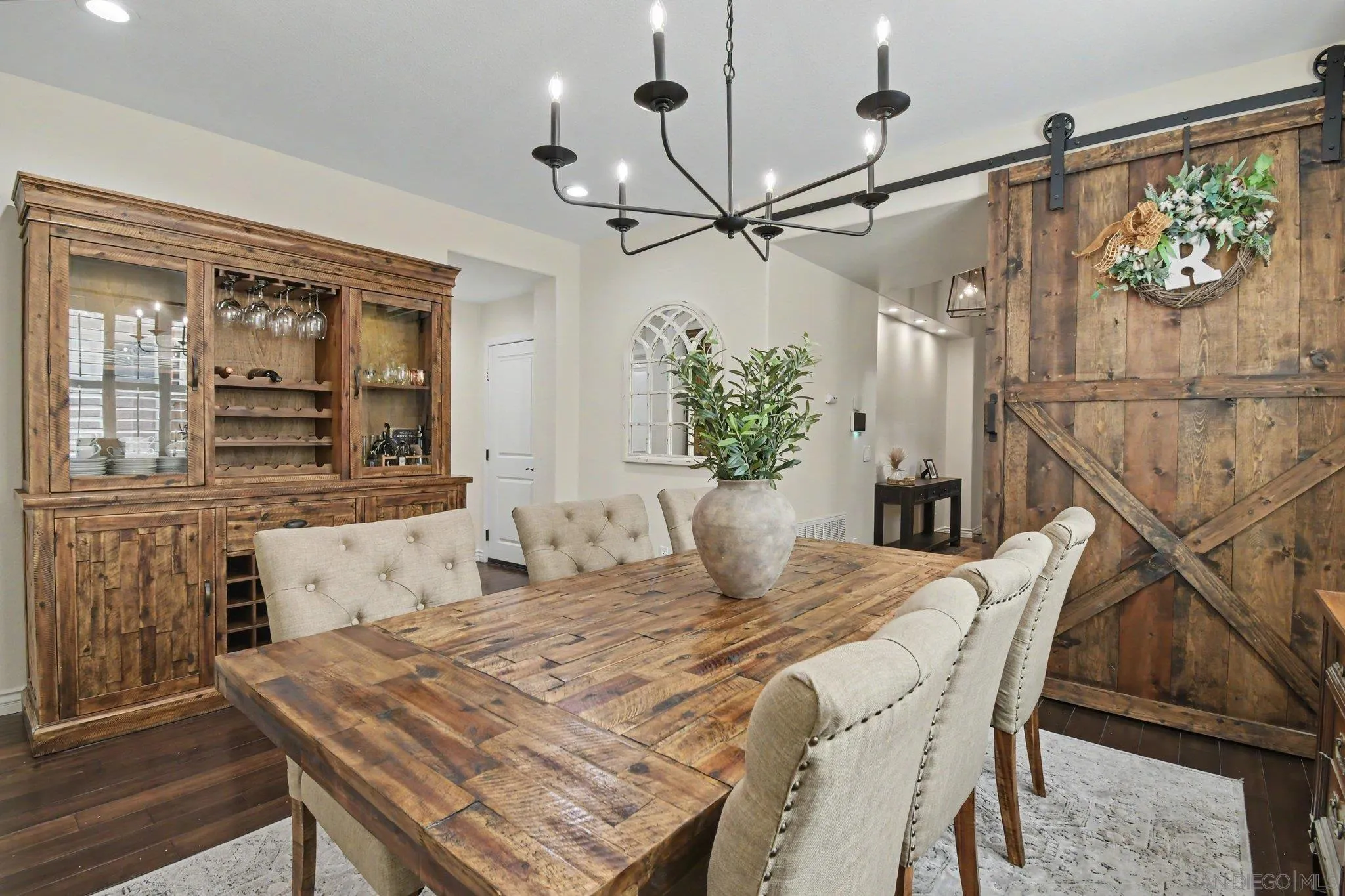 https://cdn.realtyfeed.com/cdn/127/260020732/883fa7362d296f43bfaf9b2b599ca595.webp