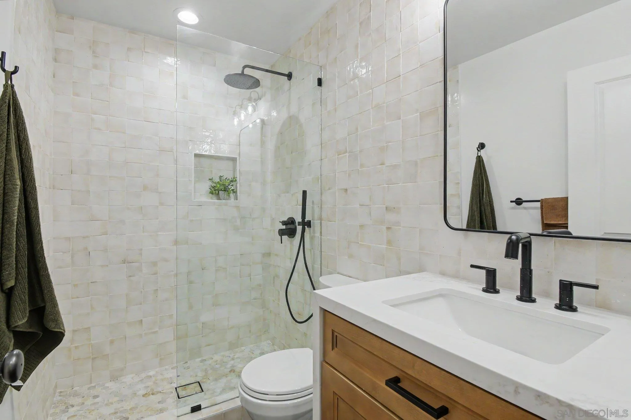 https://cdn.realtyfeed.com/cdn/127/260020732/b5d1cd9177847deb5ac3d706080638d0.webp