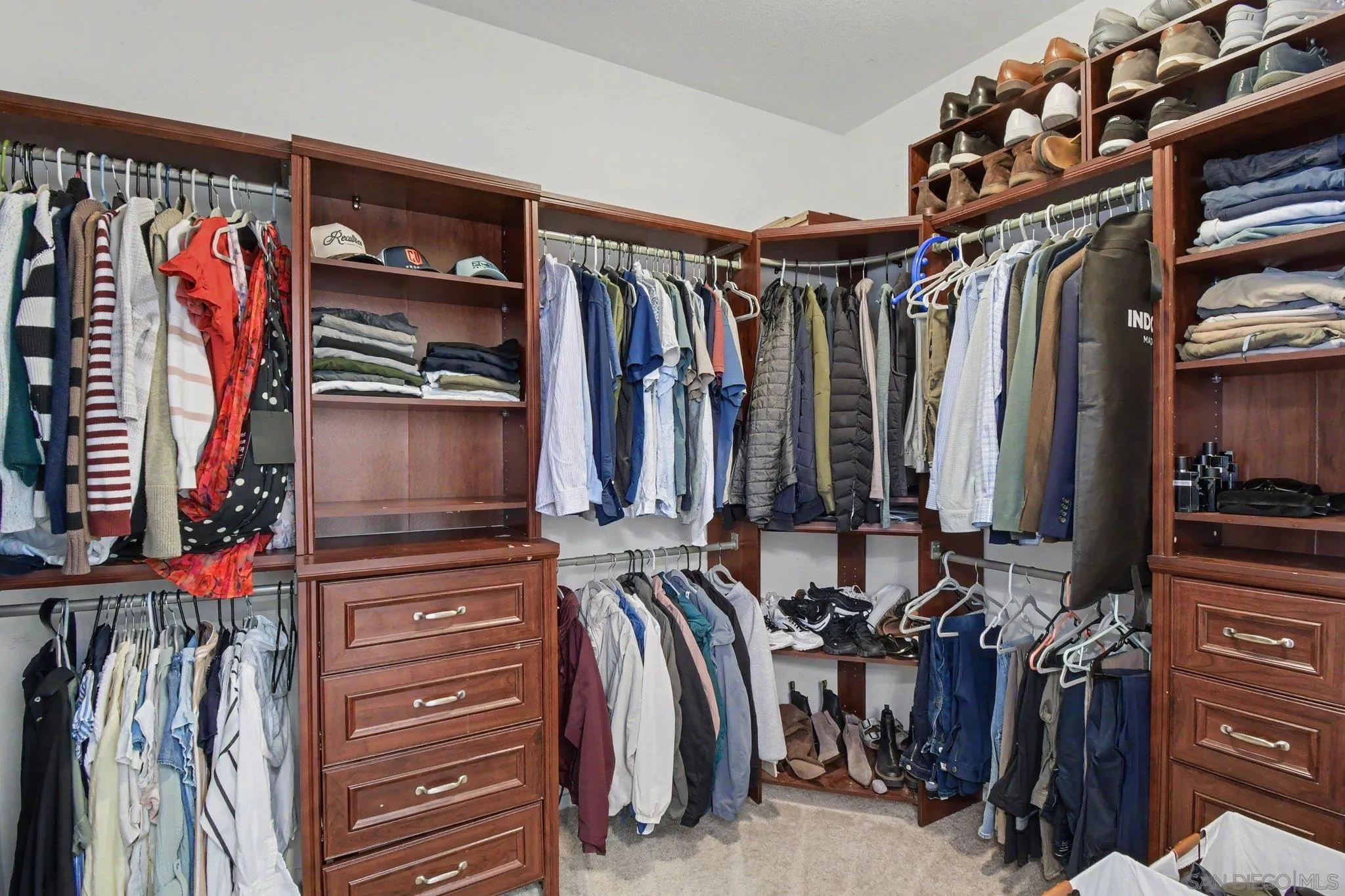 https://cdn.realtyfeed.com/cdn/127/260020732/d1918dbfb58f9247522907c248e5c422.webp