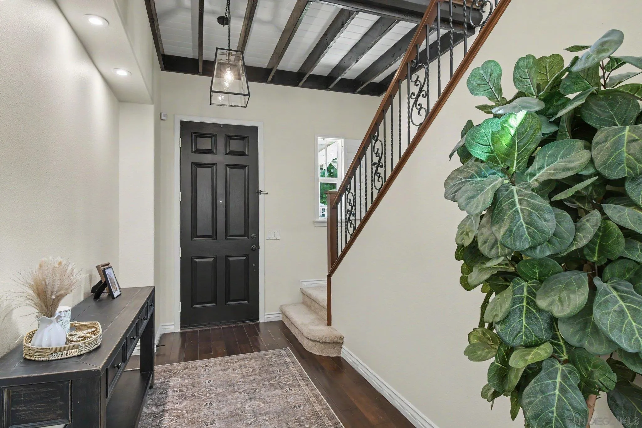 https://cdn.realtyfeed.com/cdn/127/260020732/d465f60438993d7b4e7bf7983d6822a1.webp